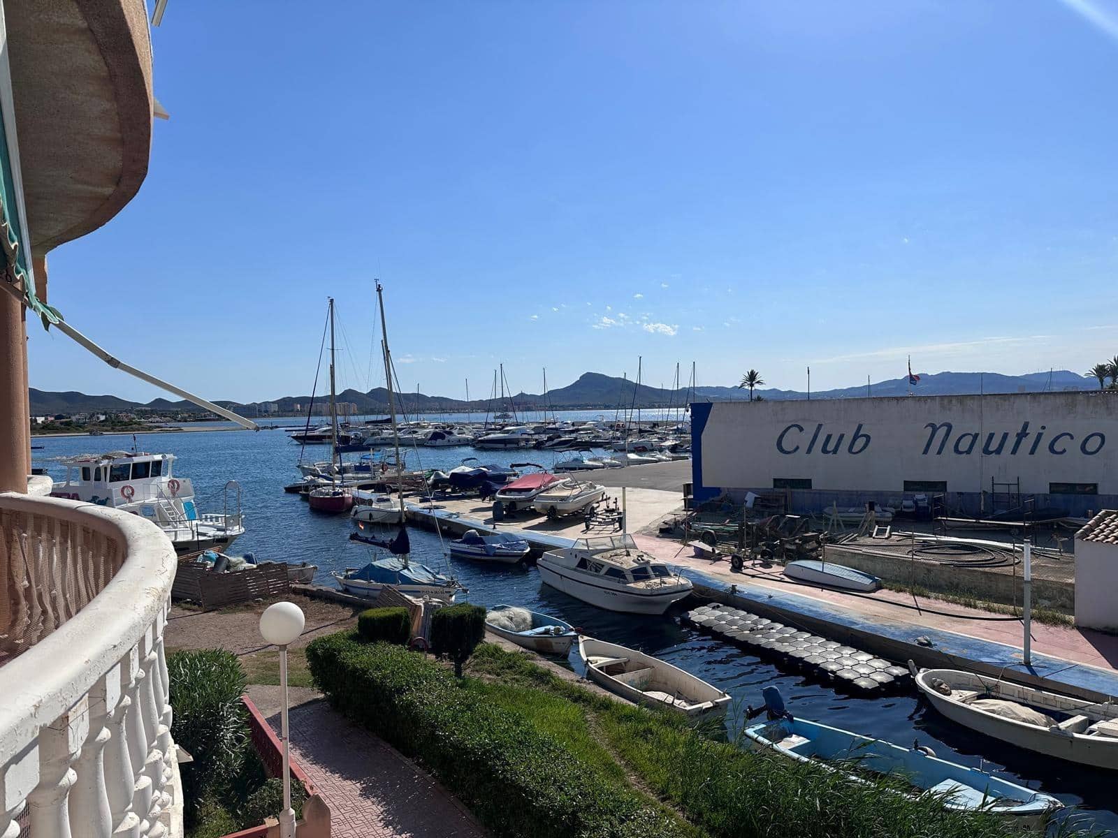 2 soverom Leilighet til leie i La Manga del Mar Menor - € 700 (Ref: 10086261)