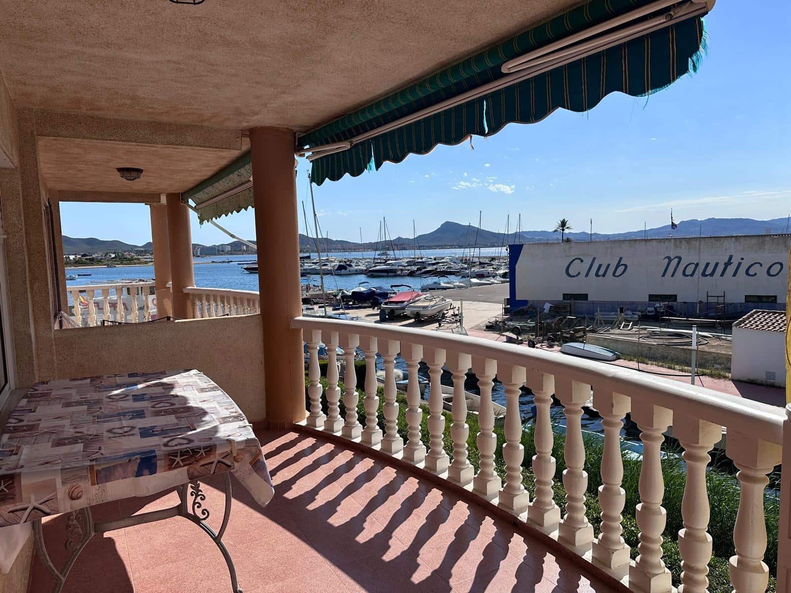 2 soverom Leilighet til leie i La Manga del Mar Menor - € 700 (Ref: 10086261)