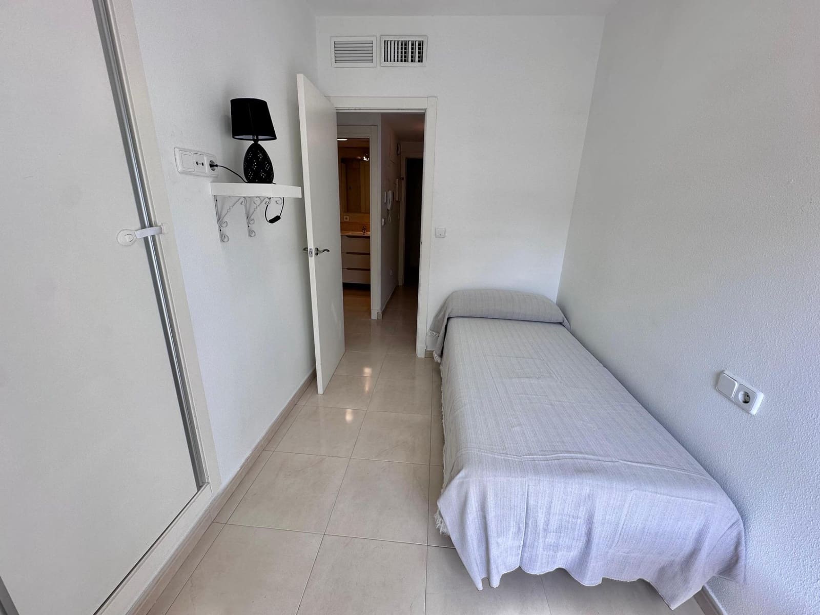 2 bedroom Flat for rent in Cartagena with garage - € 750 (Ref: 10136126)