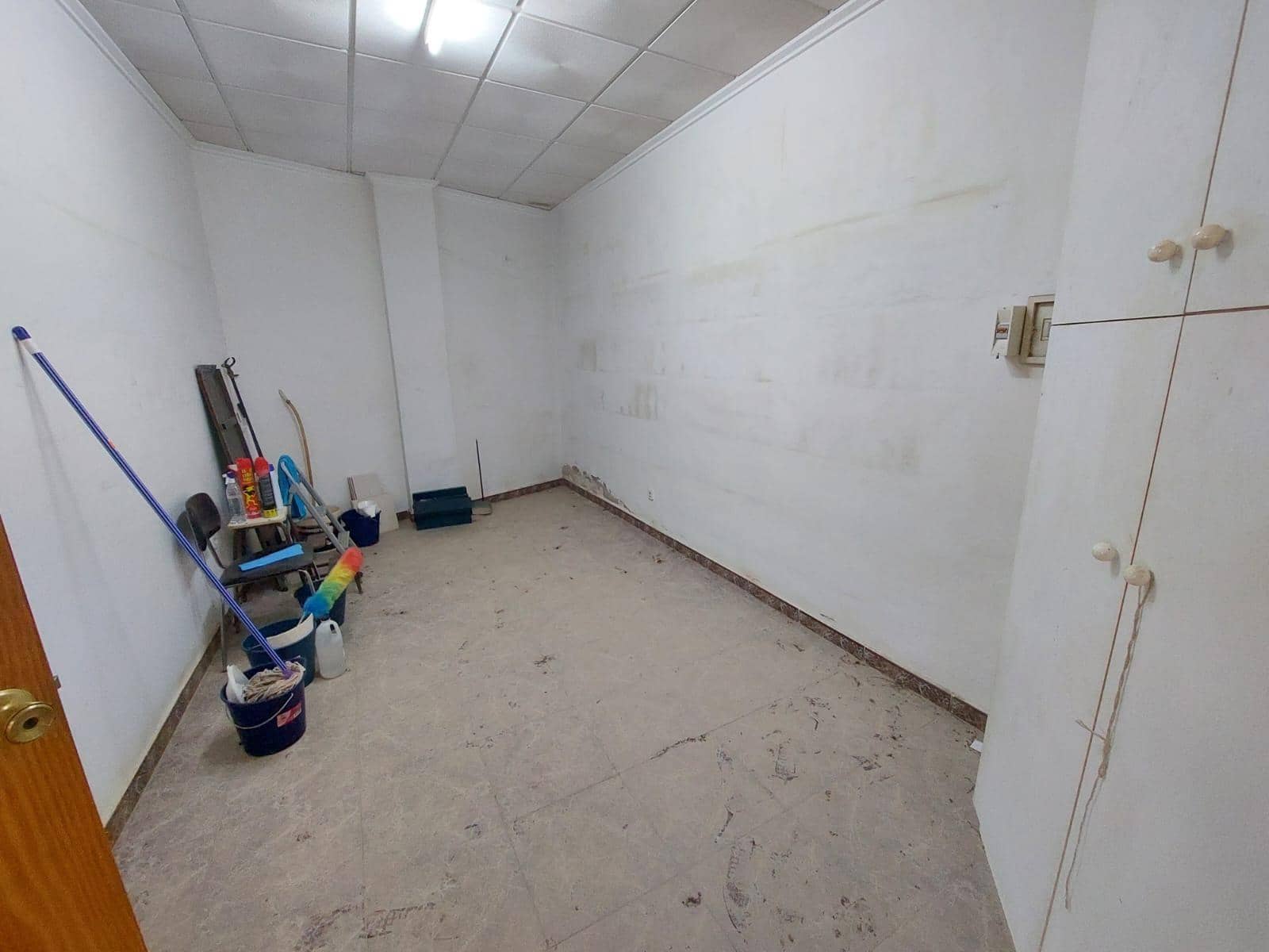 Erhverv til leje i Cartagena - € 800 (Ref: 8954790)