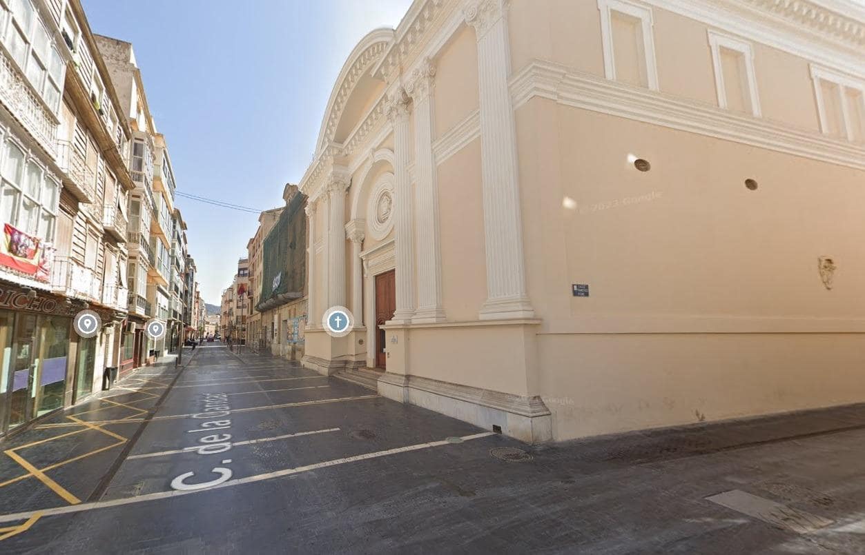 Erhverv til leje i Cartagena - € 800 (Ref: 8954790)