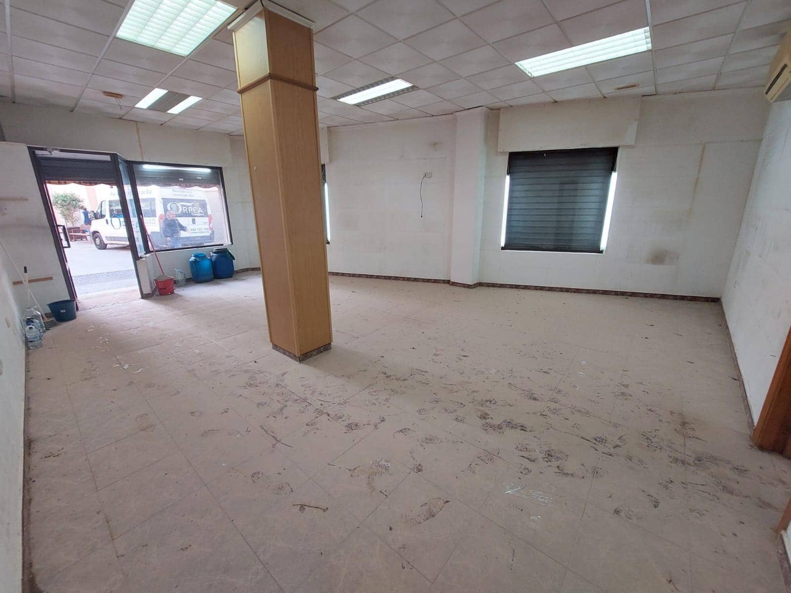 Erhverv til leje i Cartagena - € 800 (Ref: 8954790)