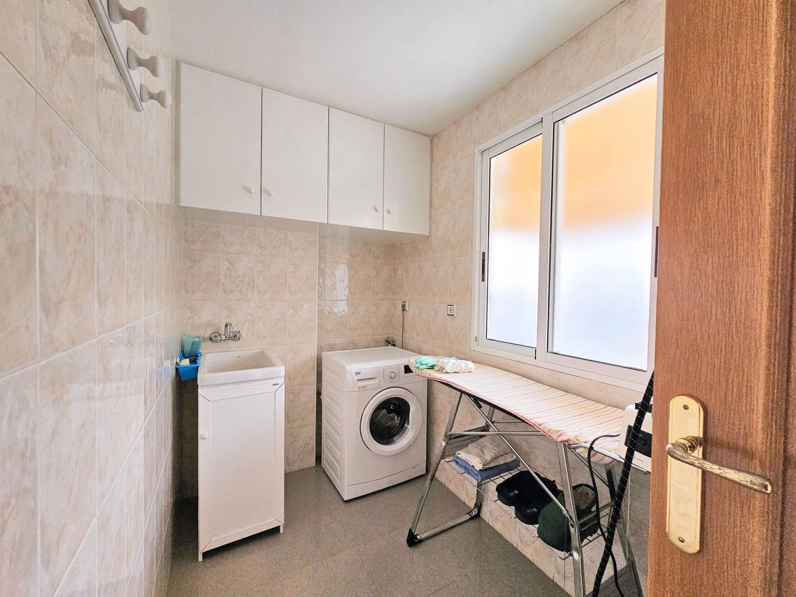 6 bedroom Villa for sale in Santiago de la Ribera with garage - € 375,000 (Ref: 8954792)