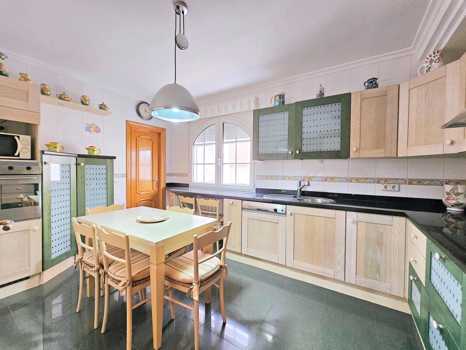 6 bedroom Villa for sale in Santiago de la Ribera with garage - € 375,000 (Ref: 8954792)