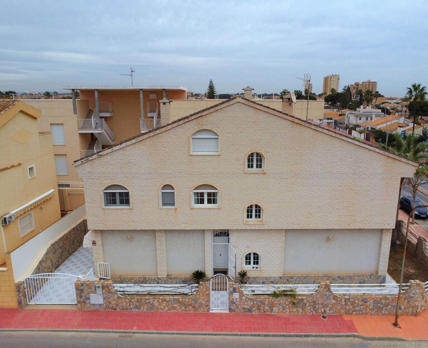 6 bedroom Villa for sale in Santiago de la Ribera with garage - € 375,000 (Ref: 8954792)