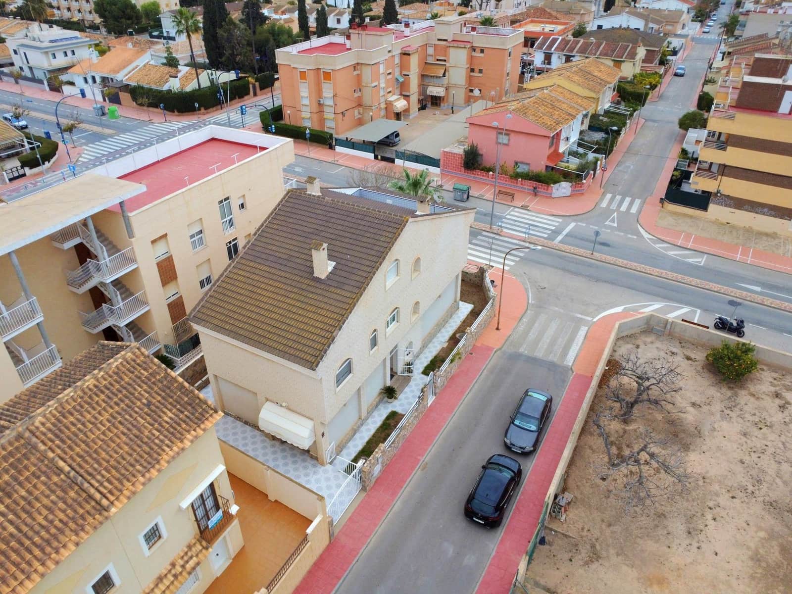 6 bedroom Villa for sale in Santiago de la Ribera with garage - € 375,000 (Ref: 8954792)