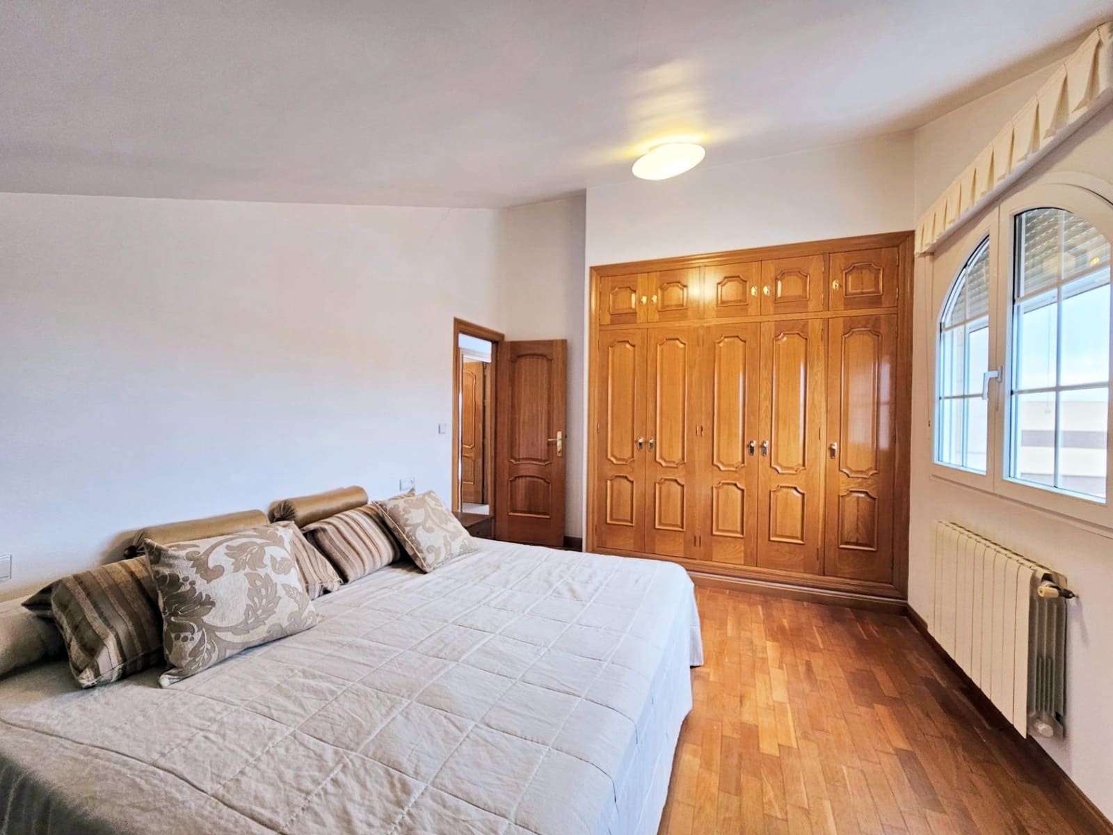 6 bedroom Villa for sale in Santiago de la Ribera with garage - € 375,000 (Ref: 8954792)