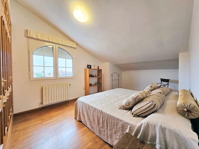 Chalet de 6 habitaciones en Santiago de la Ribera, San Javier en venta con garaje - 395.000 € (Ref: 8954792)