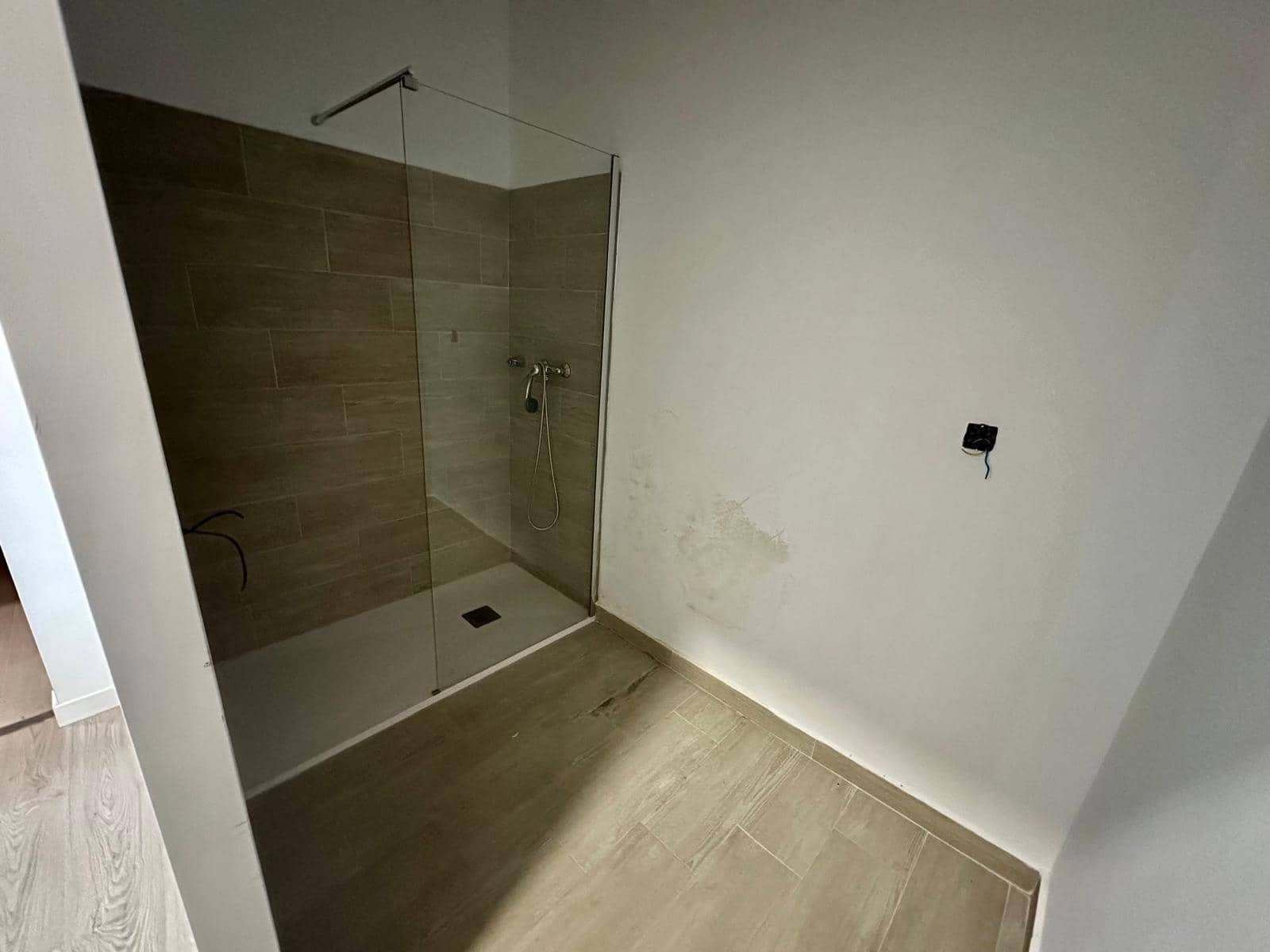 Local Commercial à louer à Carthagene - 650 € (Ref: 8954812)