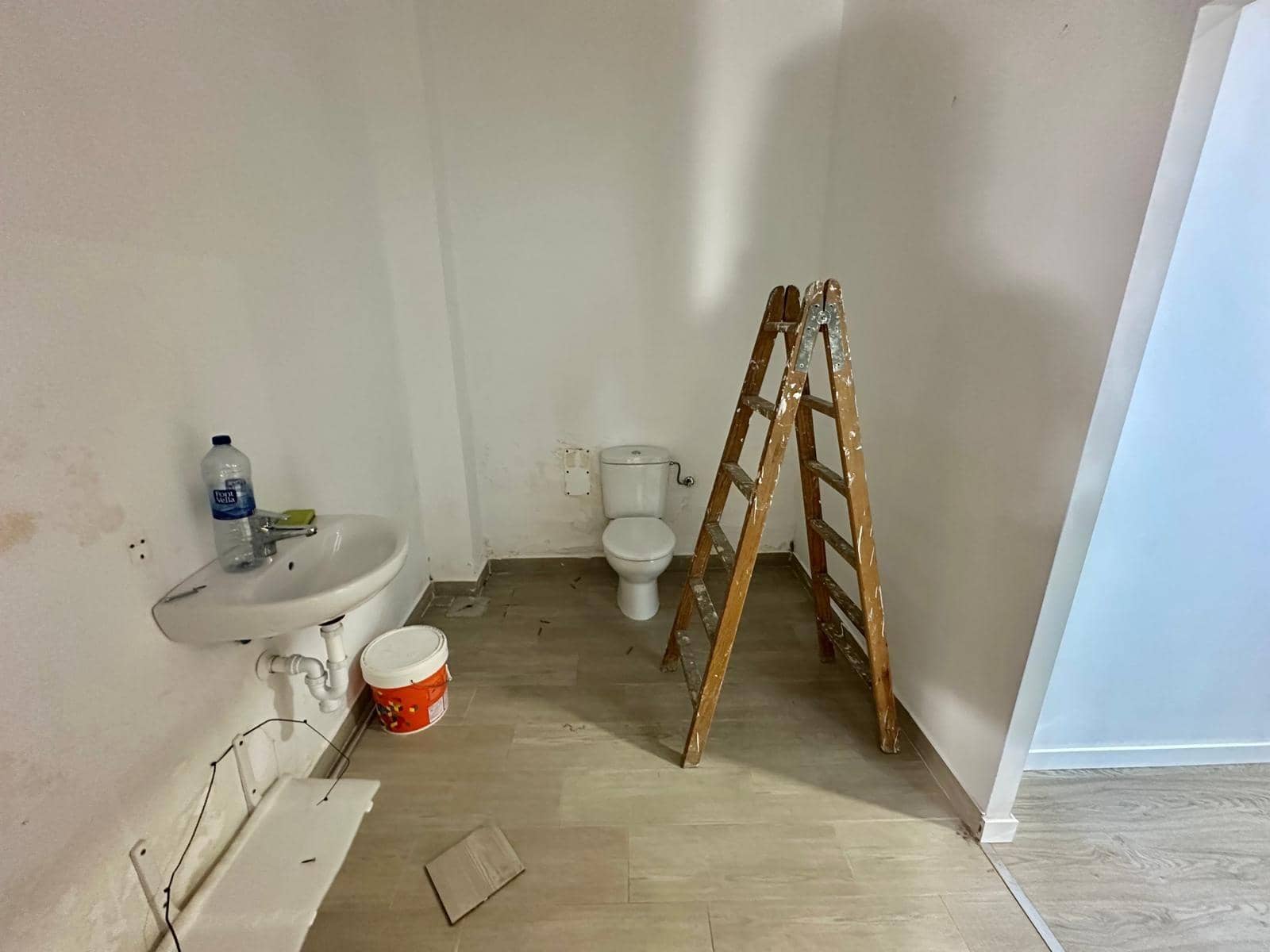 Local Commercial à louer à Carthagene - 650 € (Ref: 8954812)