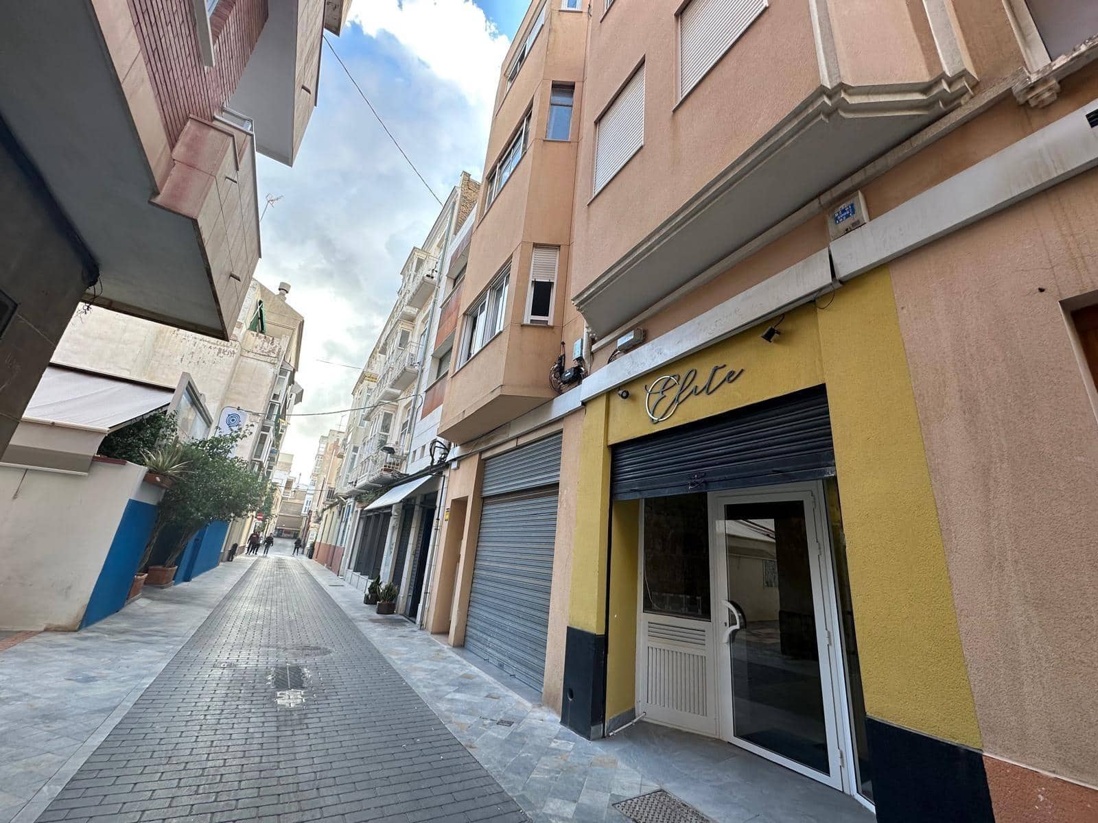 Local Commercial à louer à Carthagene - 650 € (Ref: 8954812)