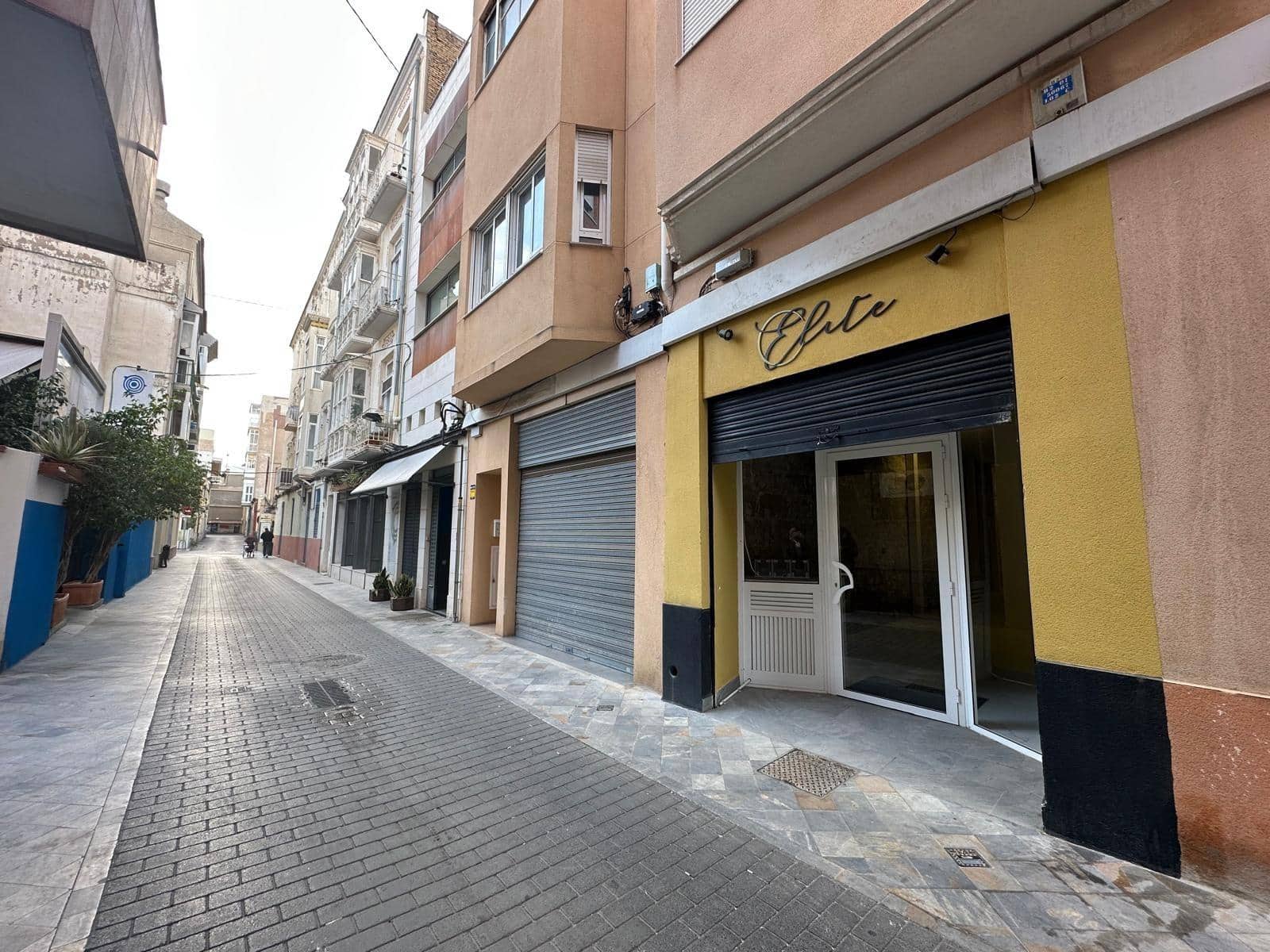 Local Commercial à louer à Carthagene - 650 € (Ref: 8954812)