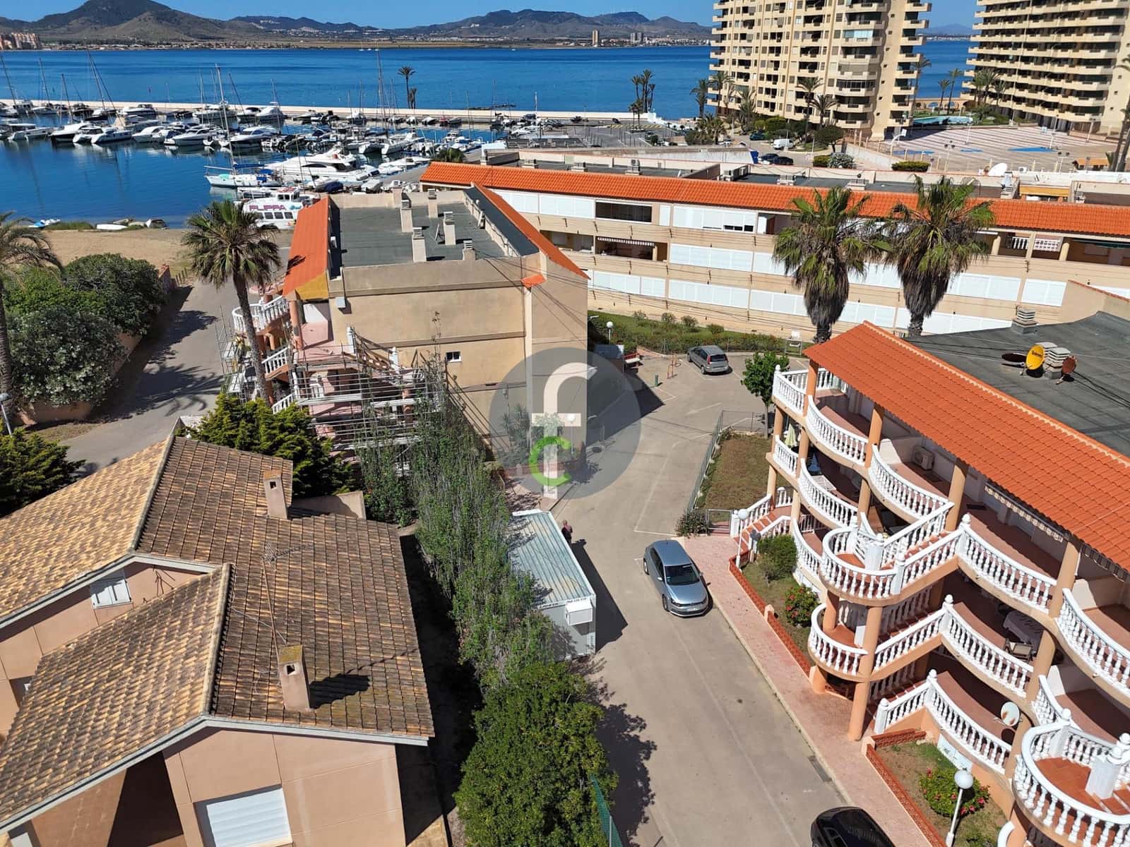 Piso de 2 habitaciones en La Manga del Mar Menor en venta con garaje - 129.000 € (Ref: 9003017)