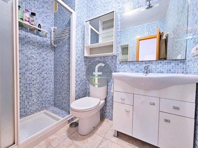 Piso de 2 habitaciones en La Manga del Mar Menor en venta con garaje - 129.000 € (Ref: 9003017)