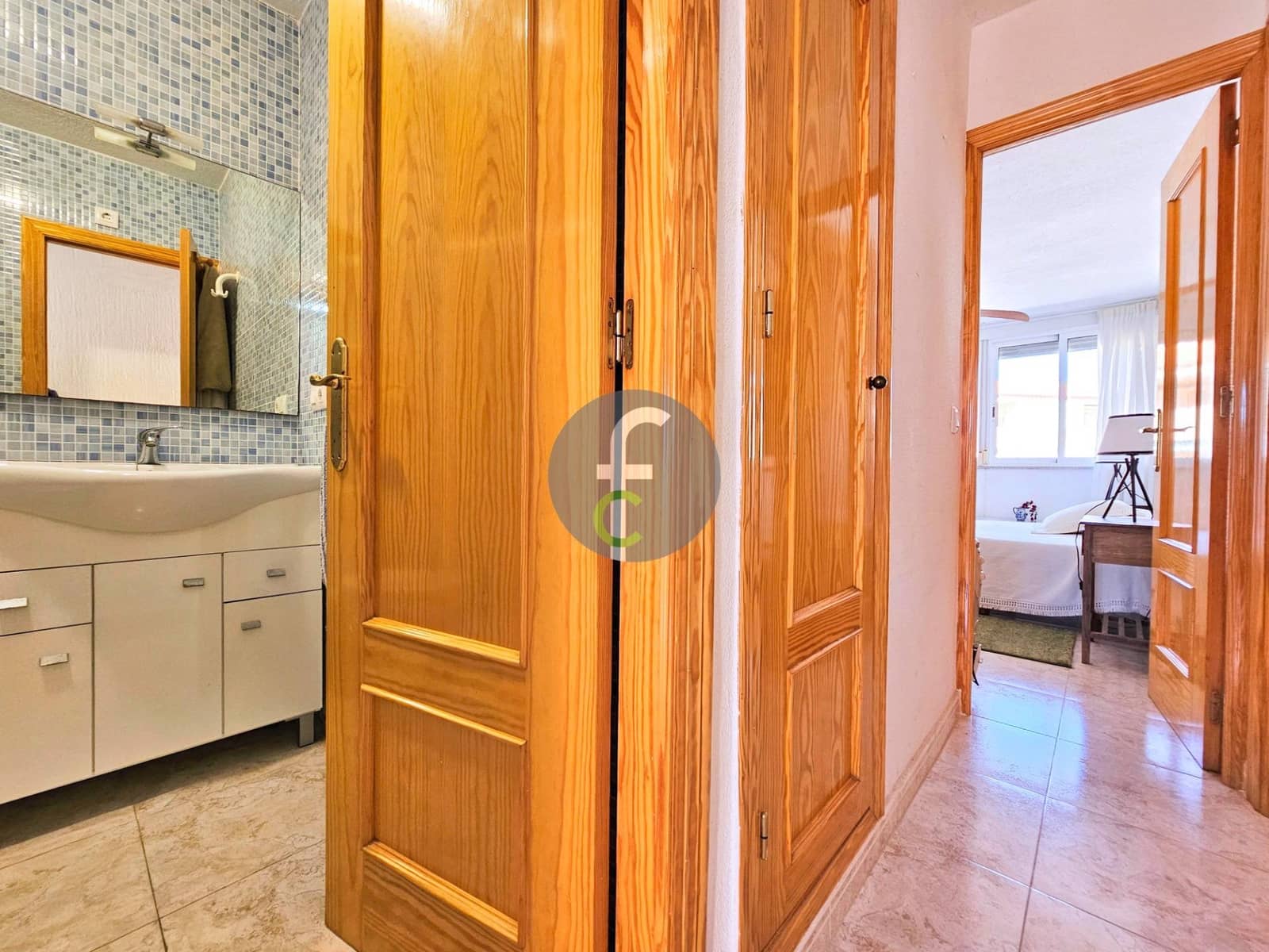 Piso de 2 habitaciones en La Manga del Mar Menor en venta con garaje - 129.000 € (Ref: 9003017)