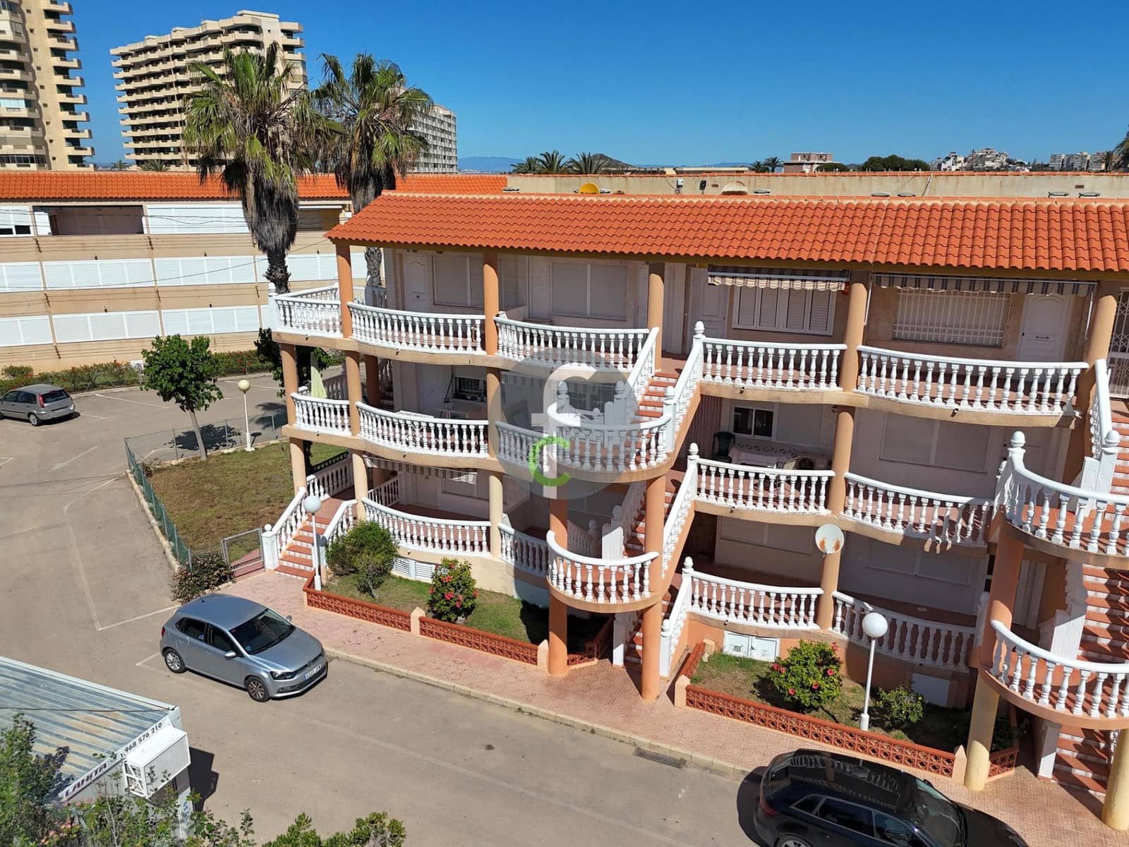 Piso de 2 habitaciones en La Manga del Mar Menor en venta con garaje - 129.000 € (Ref: 9003017)