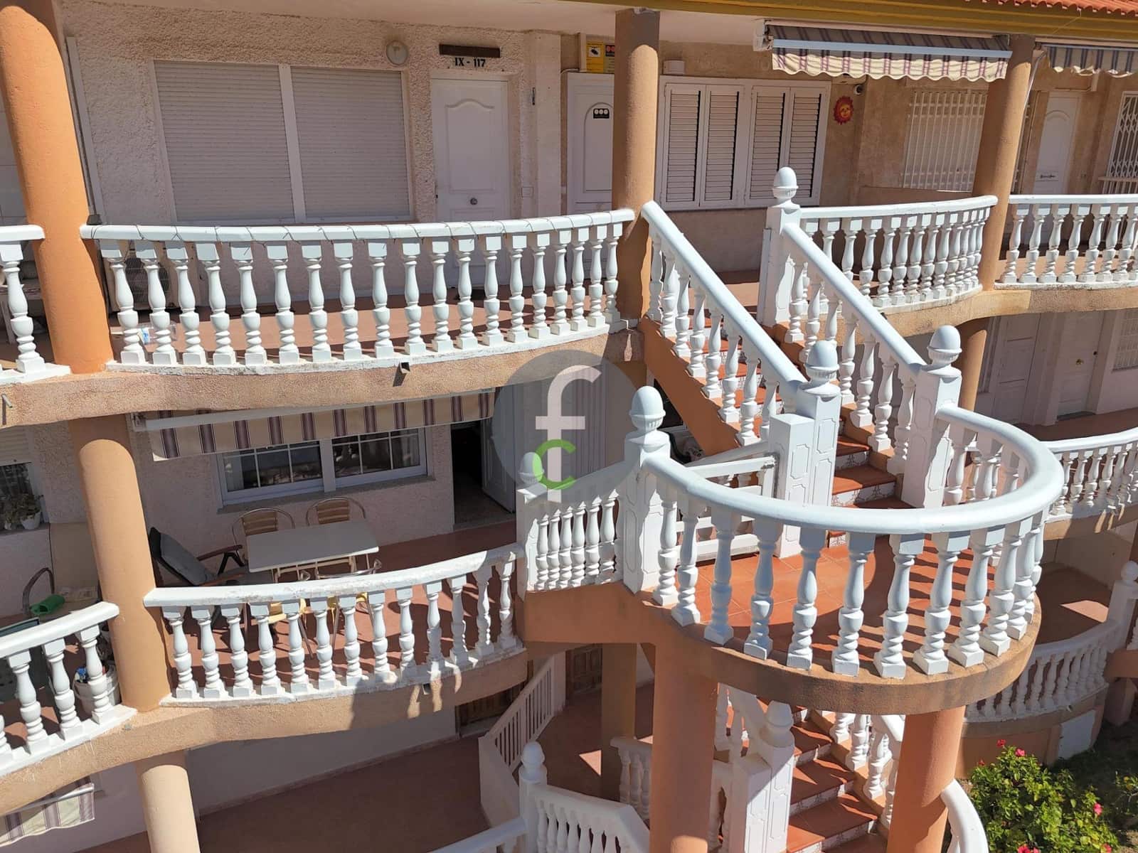 Piso de 2 habitaciones en La Manga del Mar Menor en venta con garaje - 129.000 € (Ref: 9003017)