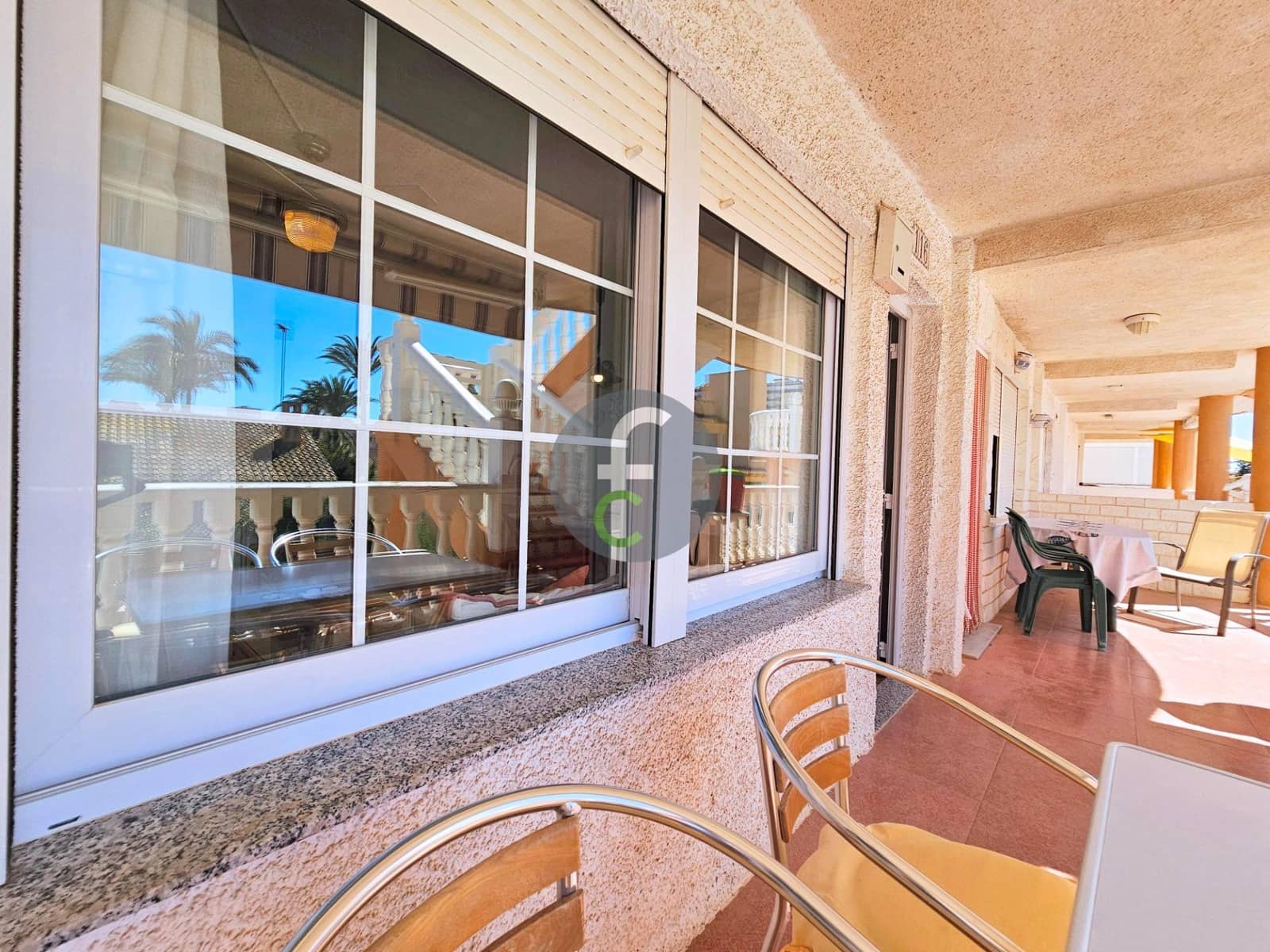 Piso de 2 habitaciones en La Manga del Mar Menor en venta con garaje - 129.000 € (Ref: 9003017)