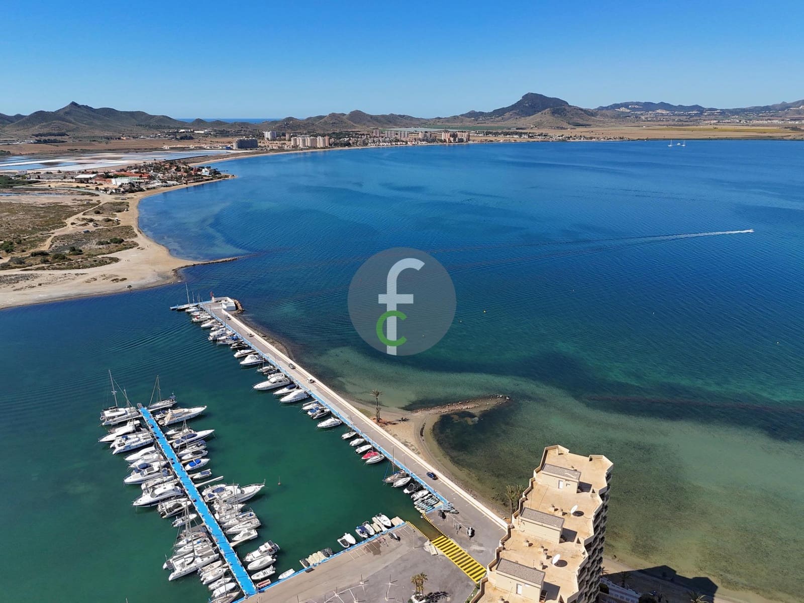 Piso de 2 habitaciones en La Manga del Mar Menor en venta con garaje - 129.000 € (Ref: 9003017)