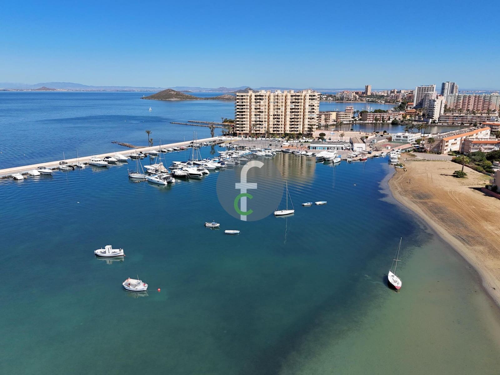 Piso de 2 habitaciones en La Manga del Mar Menor en venta con garaje - 129.000 € (Ref: 9003017)