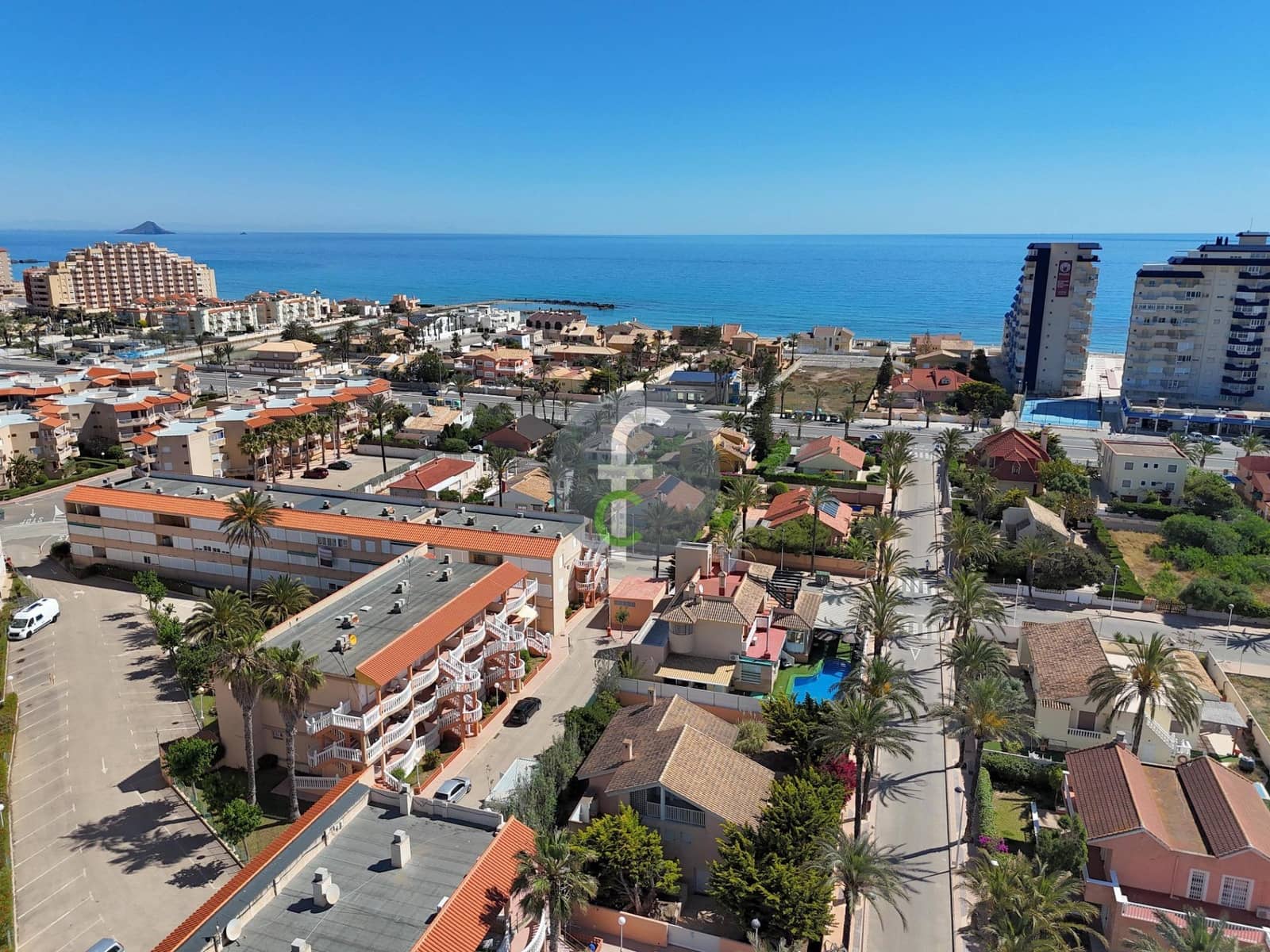 Piso de 2 habitaciones en La Manga del Mar Menor en venta con garaje - 129.000 € (Ref: 9003017)