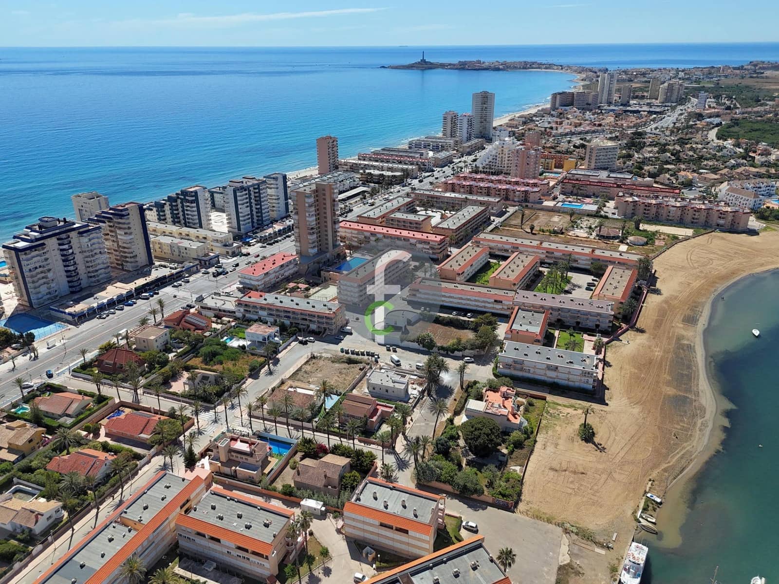 Piso de 2 habitaciones en La Manga del Mar Menor en venta con garaje - 129.000 € (Ref: 9003017)