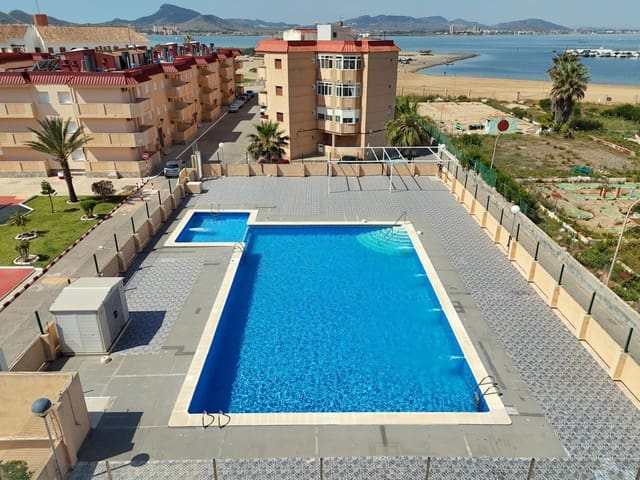 Piso de 3 habitaciones en La Manga del Mar Menor en venta con piscina garaje - 185.000 € (Ref: 9134486)
