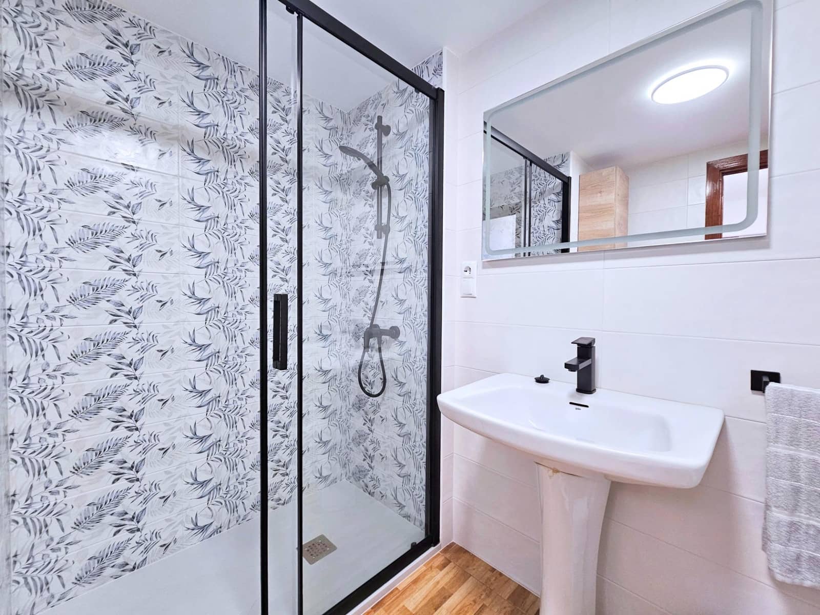 3 soveværelse Lejlighed til salg i La Manga del Mar Menor med swimmingpool garage - € 185.000 (Ref: 9134486)