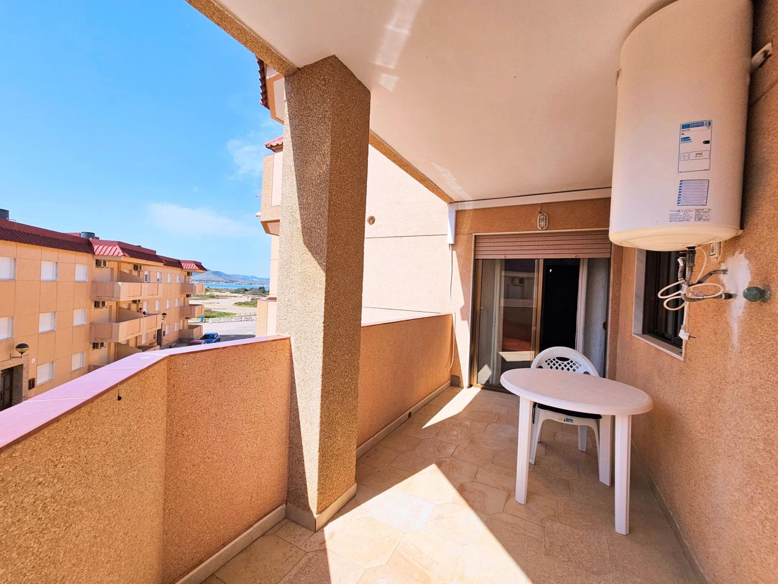 3 soveværelse Lejlighed til salg i La Manga del Mar Menor med swimmingpool garage - € 185.000 (Ref: 9134486)