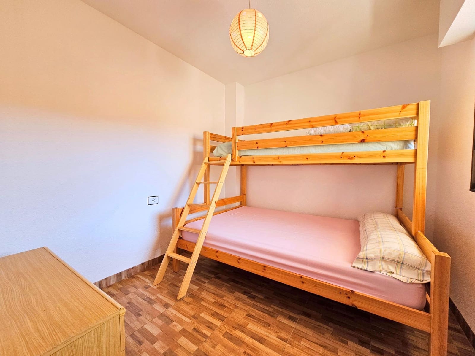 3 soveværelse Lejlighed til salg i La Manga del Mar Menor med swimmingpool garage - € 185.000 (Ref: 9134486)