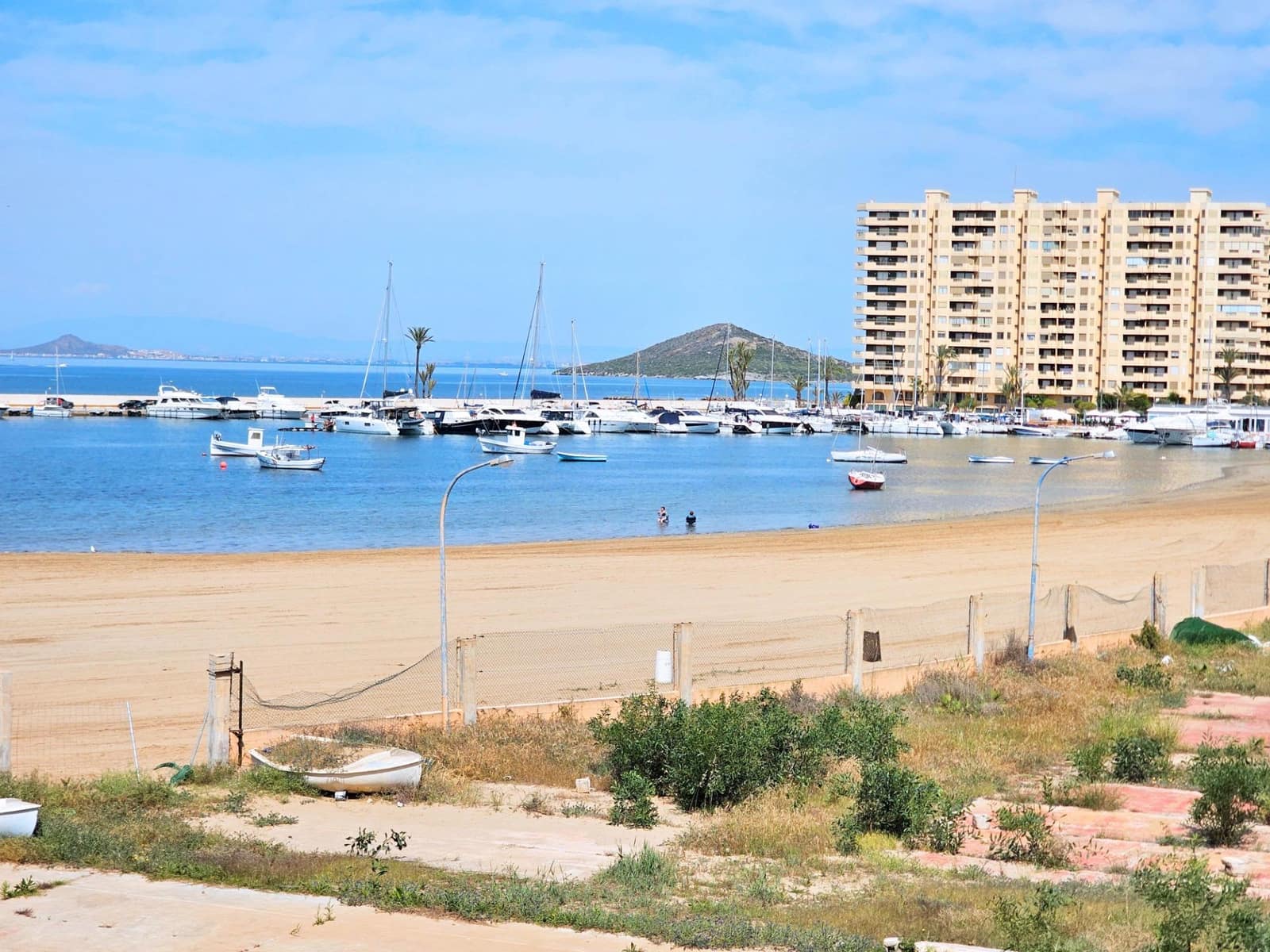 3 soveværelse Lejlighed til salg i La Manga del Mar Menor med swimmingpool garage - € 185.000 (Ref: 9134486)