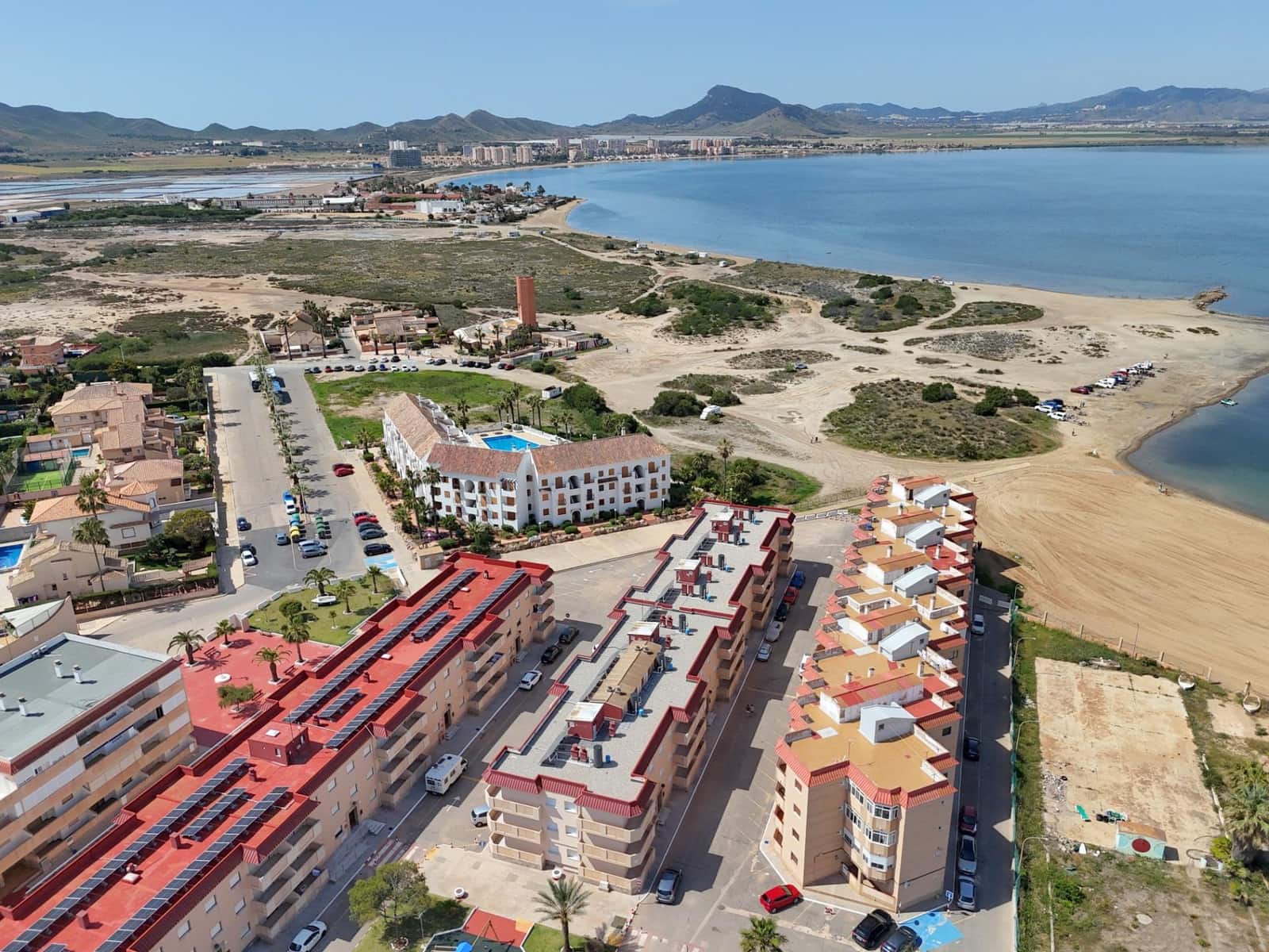 3 soveværelse Lejlighed til salg i La Manga del Mar Menor med swimmingpool garage - € 185.000 (Ref: 9134486)