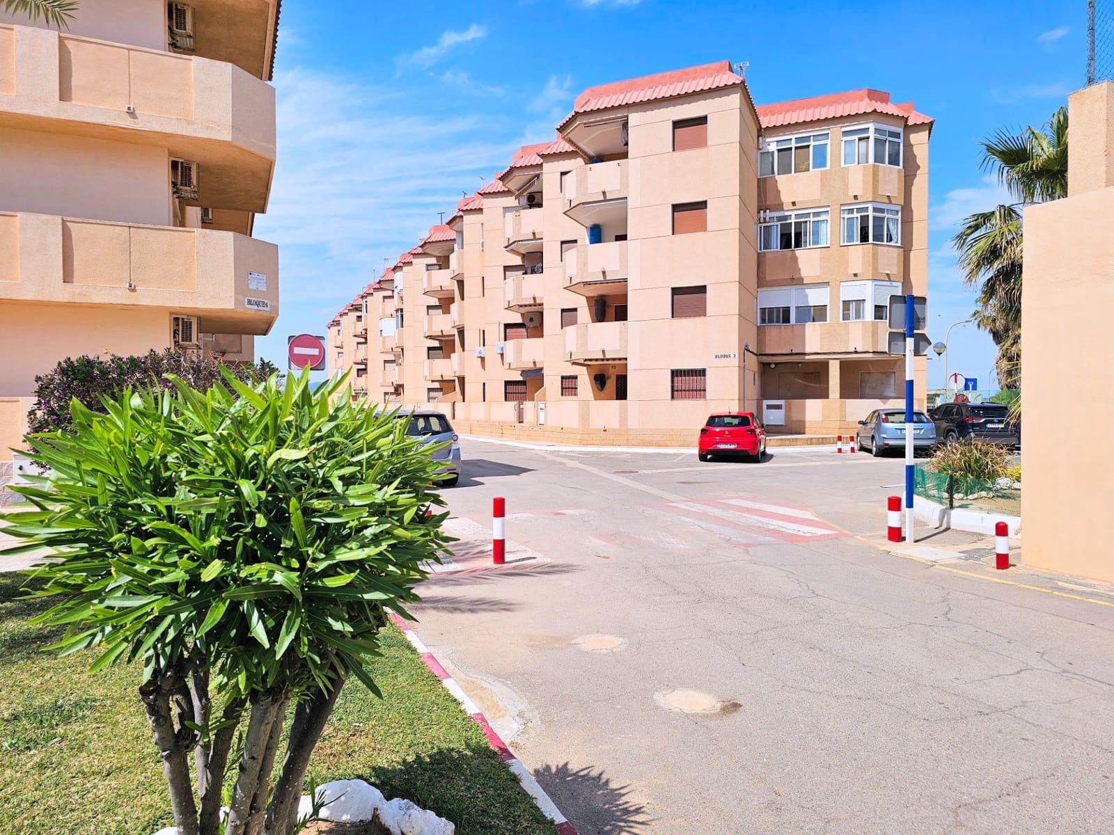 3 soveværelse Lejlighed til salg i La Manga del Mar Menor med swimmingpool garage - € 185.000 (Ref: 9134486)