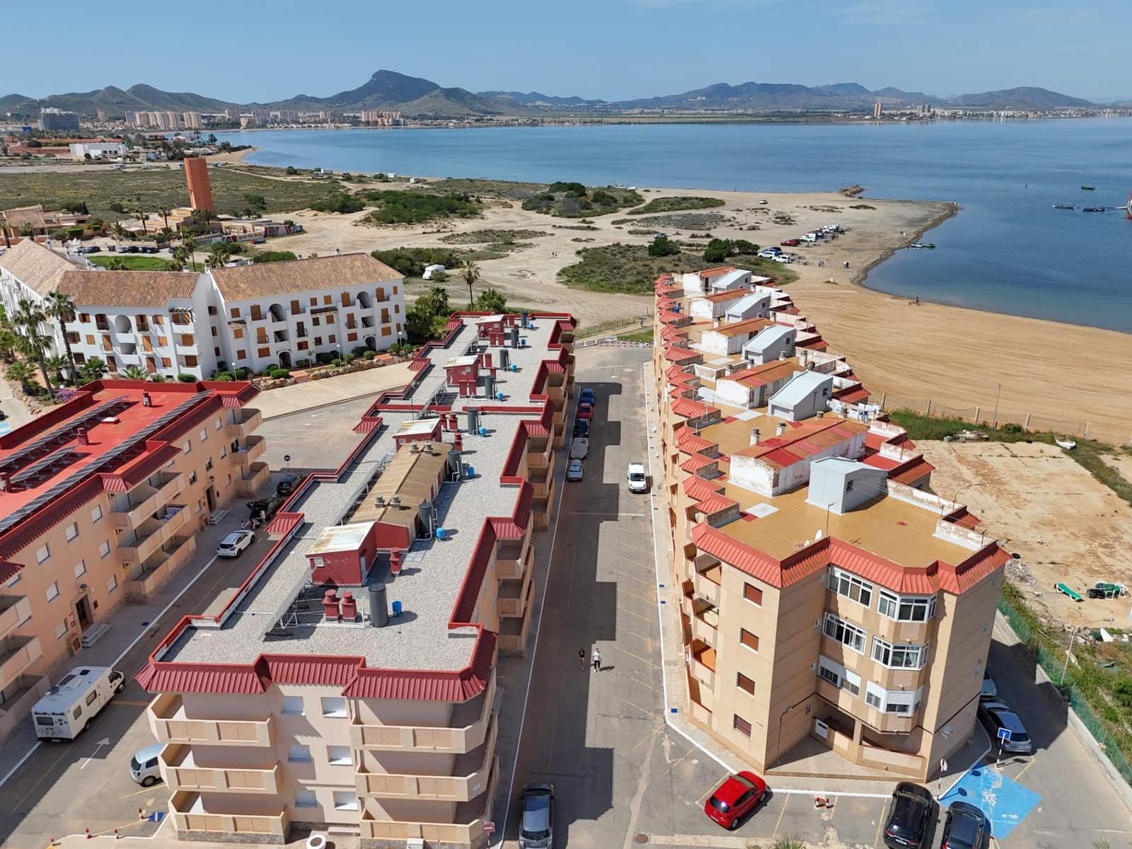 3 soveværelse Lejlighed til salg i La Manga del Mar Menor med swimmingpool garage - € 185.000 (Ref: 9134486)
