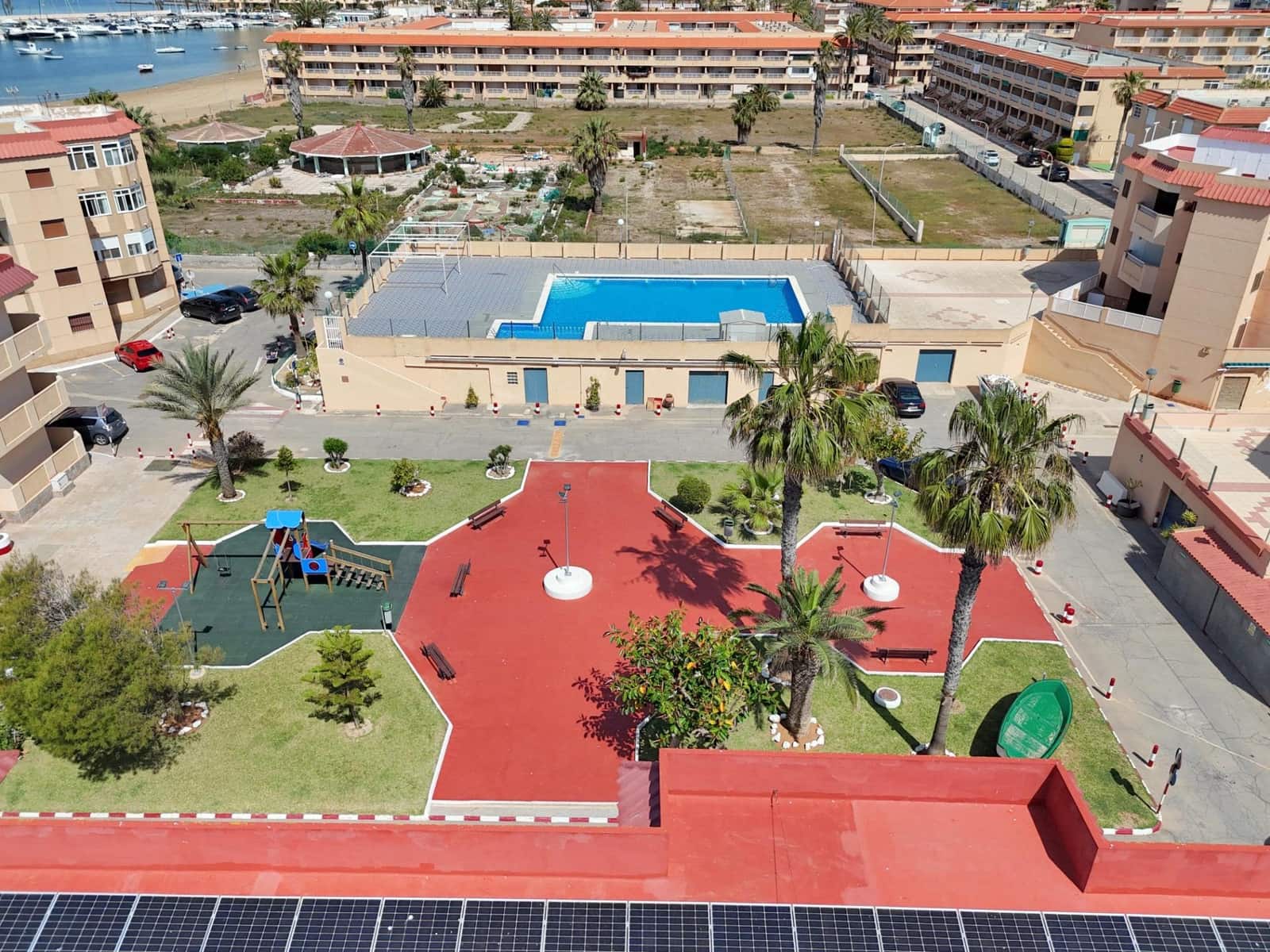 3 soveværelse Lejlighed til salg i La Manga del Mar Menor med swimmingpool garage - € 185.000 (Ref: 9134486)