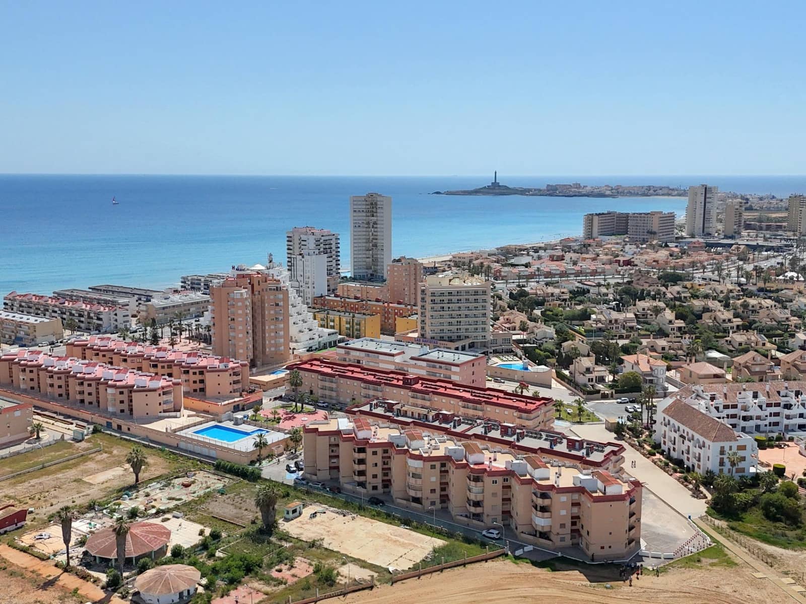 3 soveværelse Lejlighed til salg i La Manga del Mar Menor med swimmingpool garage - € 185.000 (Ref: 9134486)