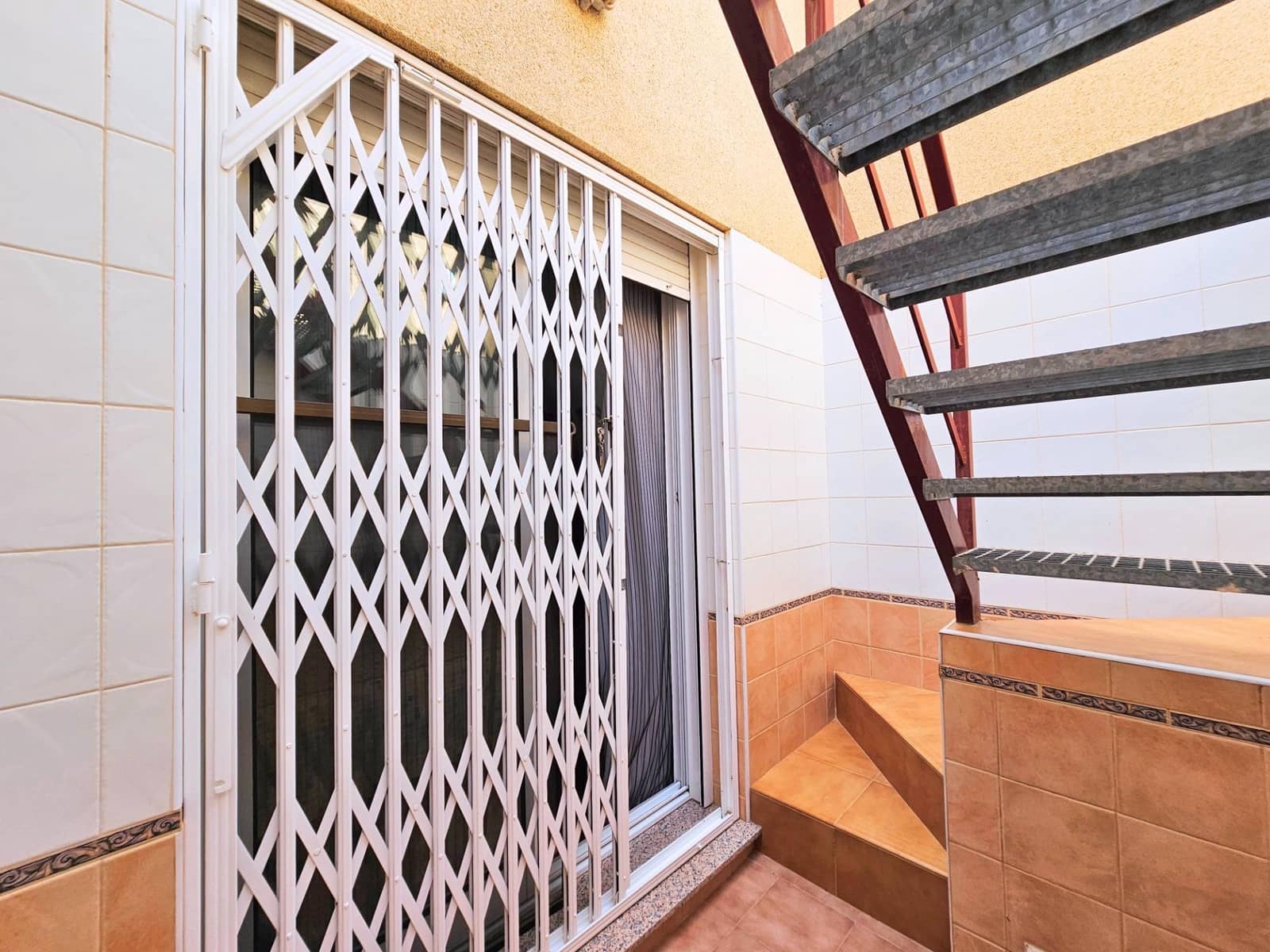 2 bedroom Flat for sale in Cartagena - € 129,500 (Ref: 9217444)