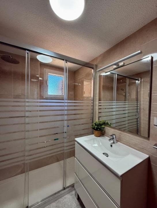 Piso de 1 habitación en La Manga del Mar Menor en venta con piscina - 125.000 € (Ref: 9236479)