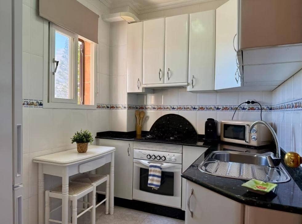 Piso de 1 habitación en La Manga del Mar Menor en venta con piscina - 125.000 € (Ref: 9236479)