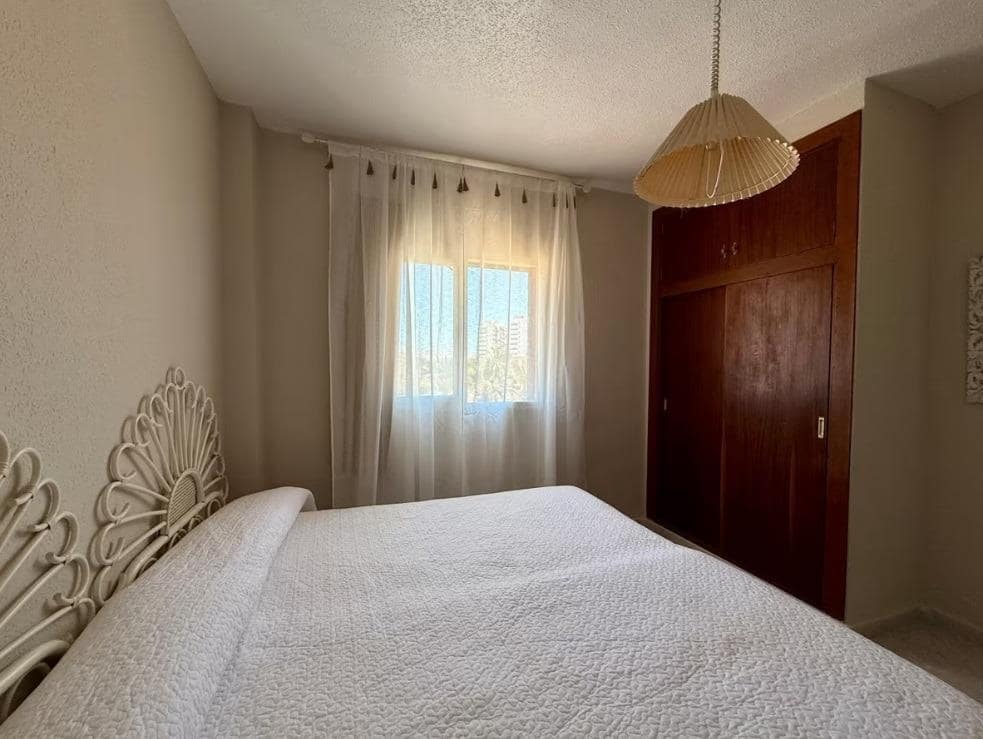 Piso de 1 habitación en La Manga del Mar Menor en venta con piscina - 125.000 € (Ref: 9236479)