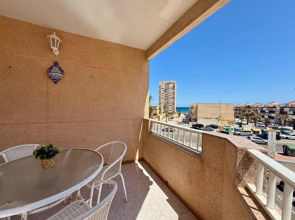 Piso de 1 habitación en La Manga del Mar Menor en venta con piscina - 125.000 € (Ref: 9236479)