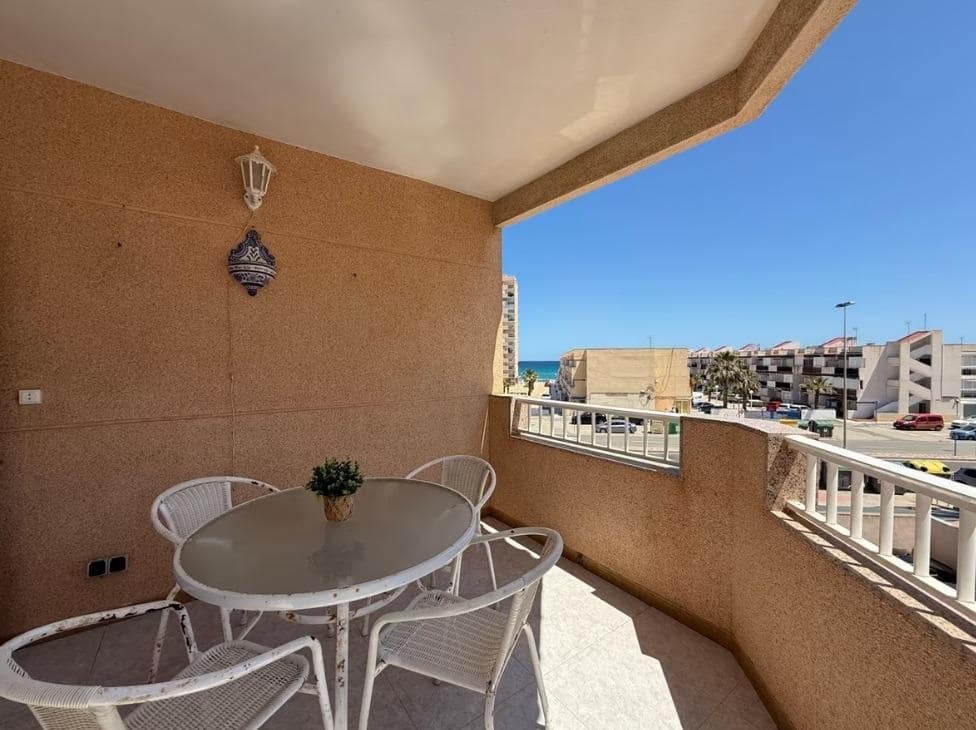Piso de 1 habitación en La Manga del Mar Menor en venta con piscina - 125.000 € (Ref: 9236479)