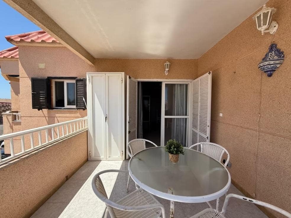 Piso de 1 habitación en La Manga del Mar Menor en venta con piscina - 125.000 € (Ref: 9236479)