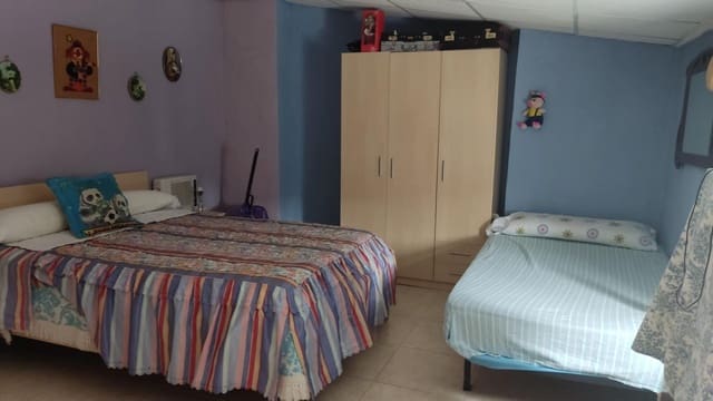 4 makuuhuone Huoneisto myytävänä paikassa Hellín - 49 000 € (Ref: 9387954)
