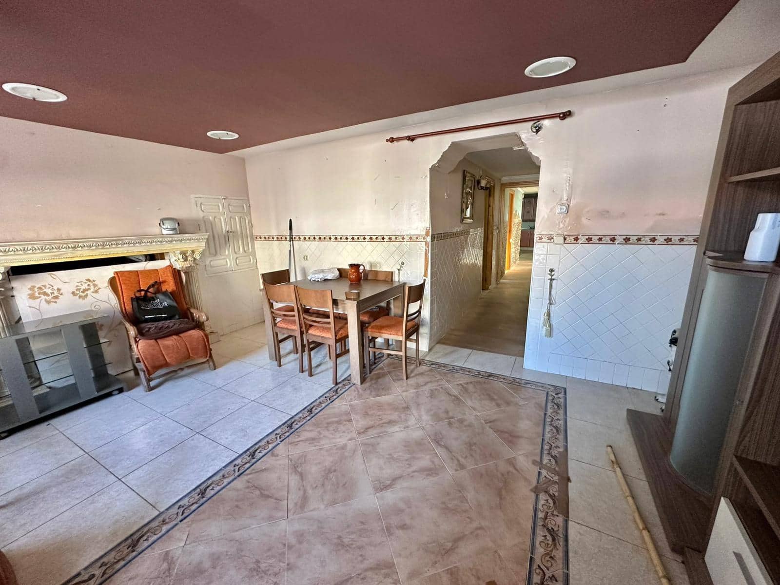 4 slaapkamer Appartement te koop in Hellin - € 49.000 (Ref: 9387954)