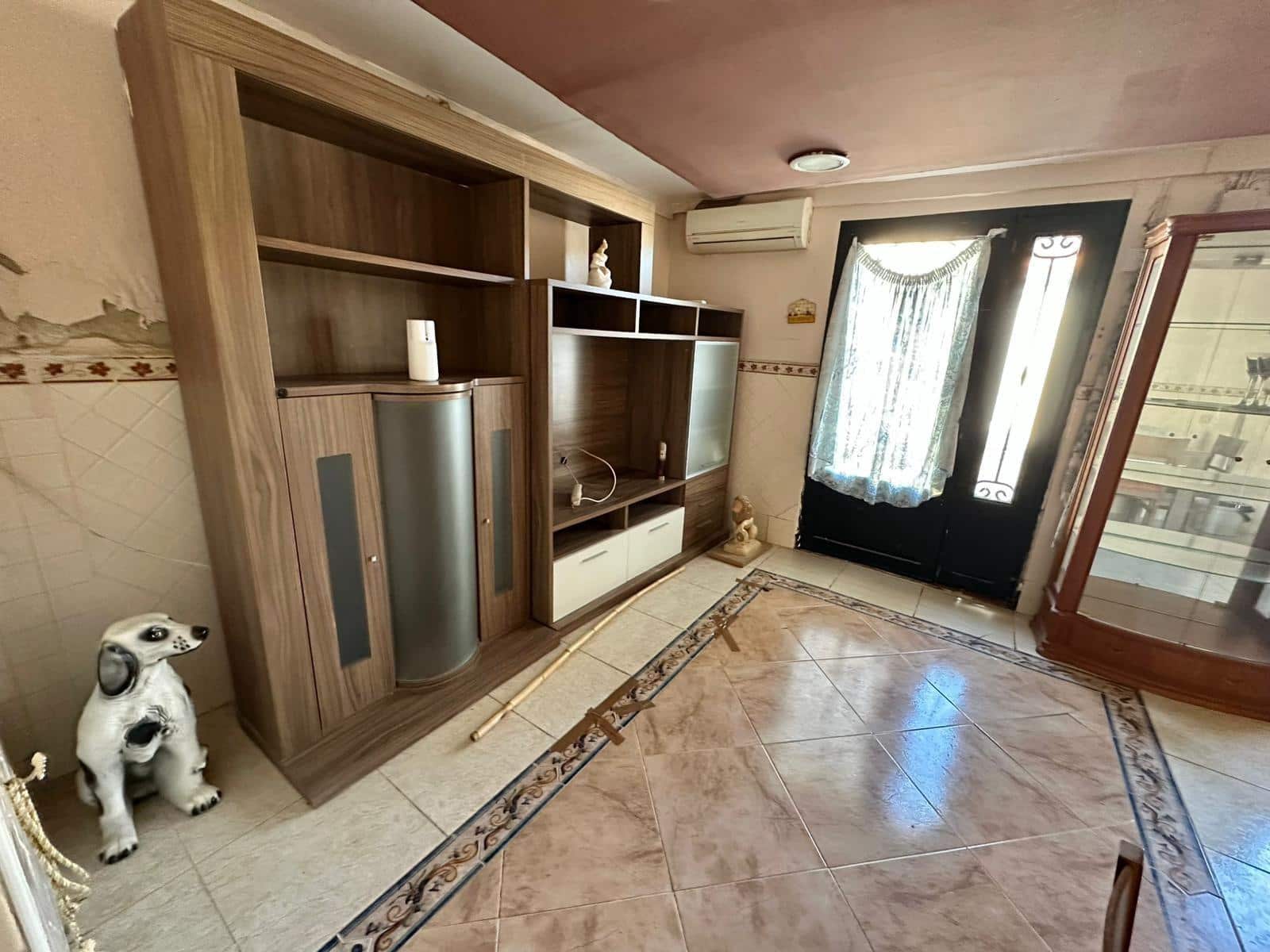 4 bedroom Apartment for sale in Hellin - € 49,000 (Ref: 9387954)