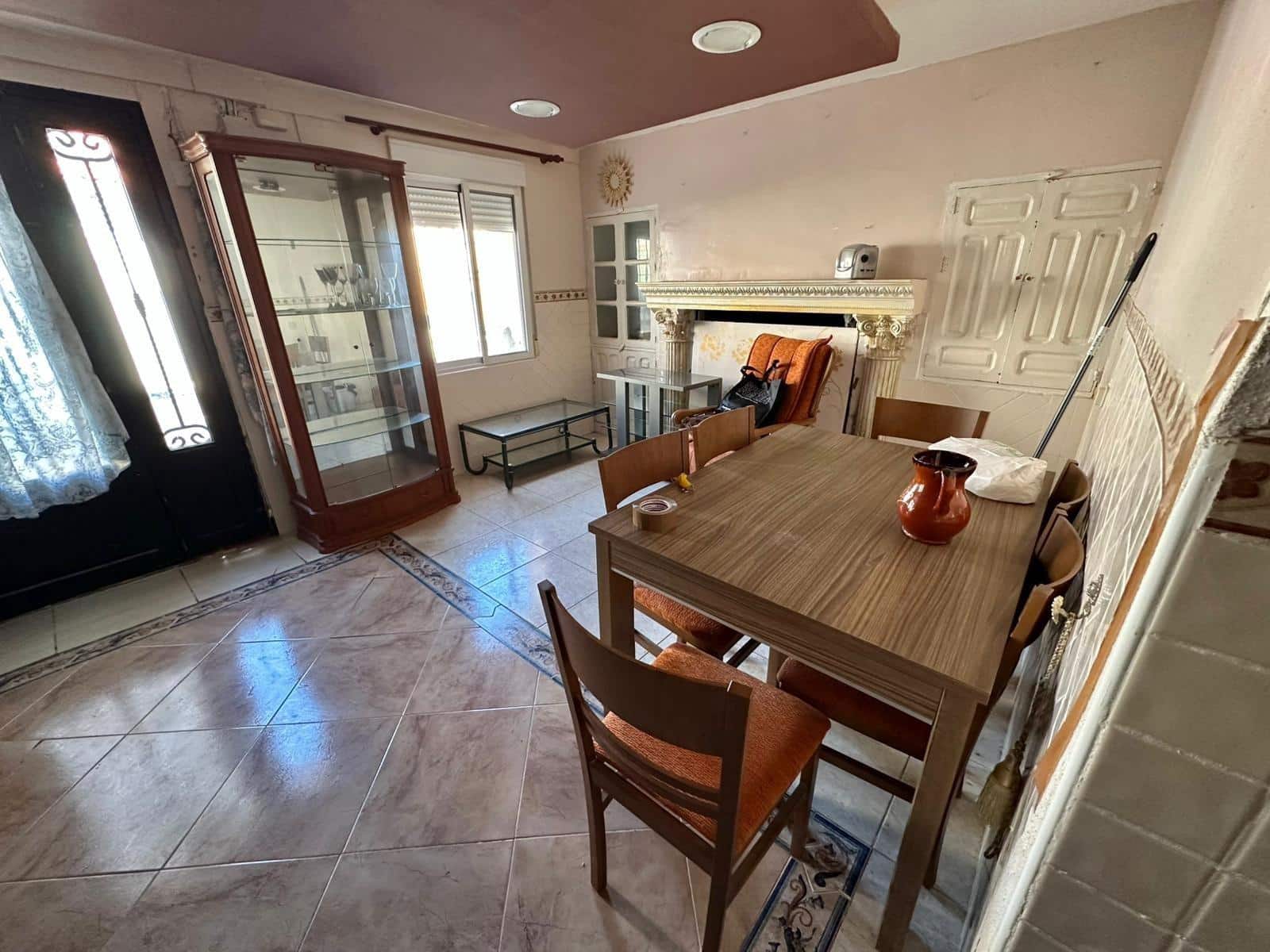 4 bedroom Apartment for sale in Hellin - € 49,000 (Ref: 9387954)