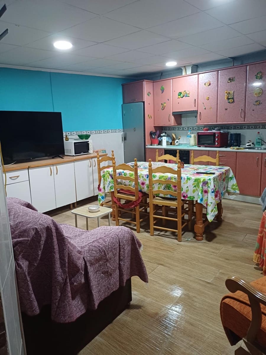 Apartamento de 4 habitaciones en Hellín en venta - 47.000 € (Ref: 9387954)