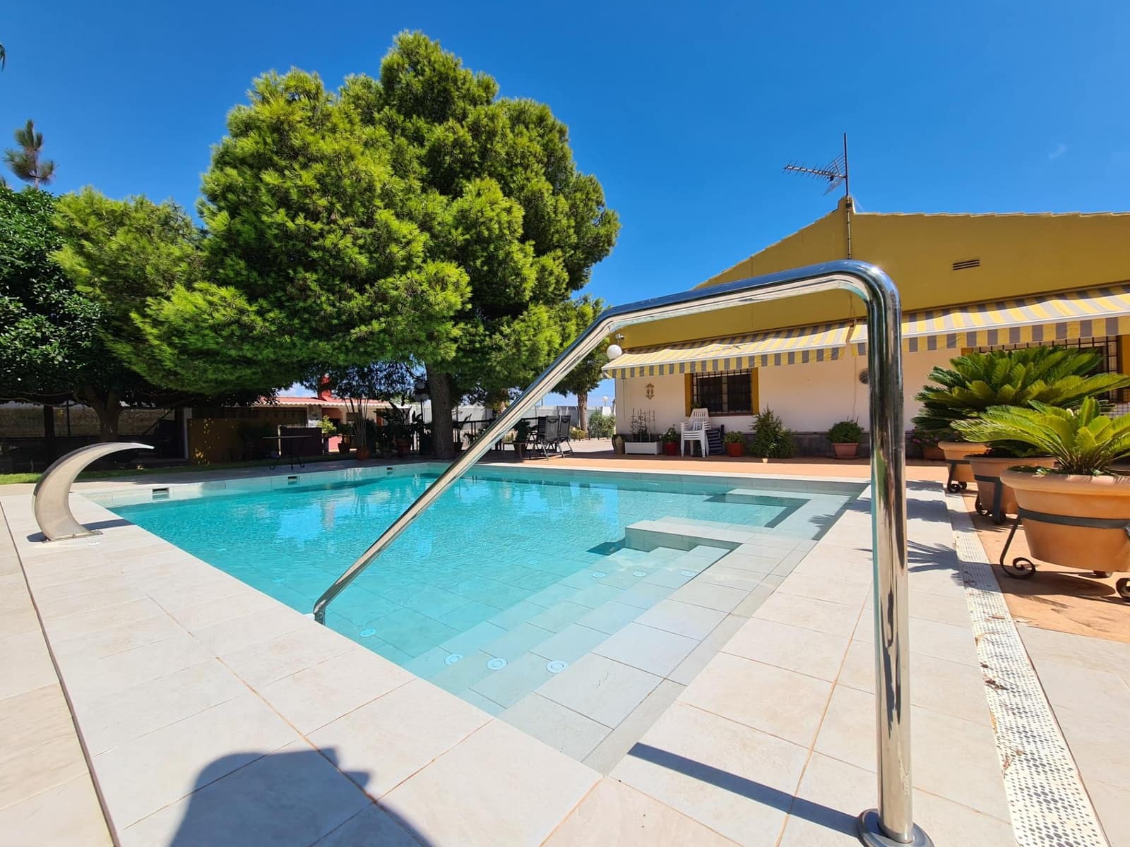 3 makuuhuone Huvila myytävänä paikassa El Algar mukana uima-altaan 
autotalli - 1 100 000 € (Ref: 9419804)