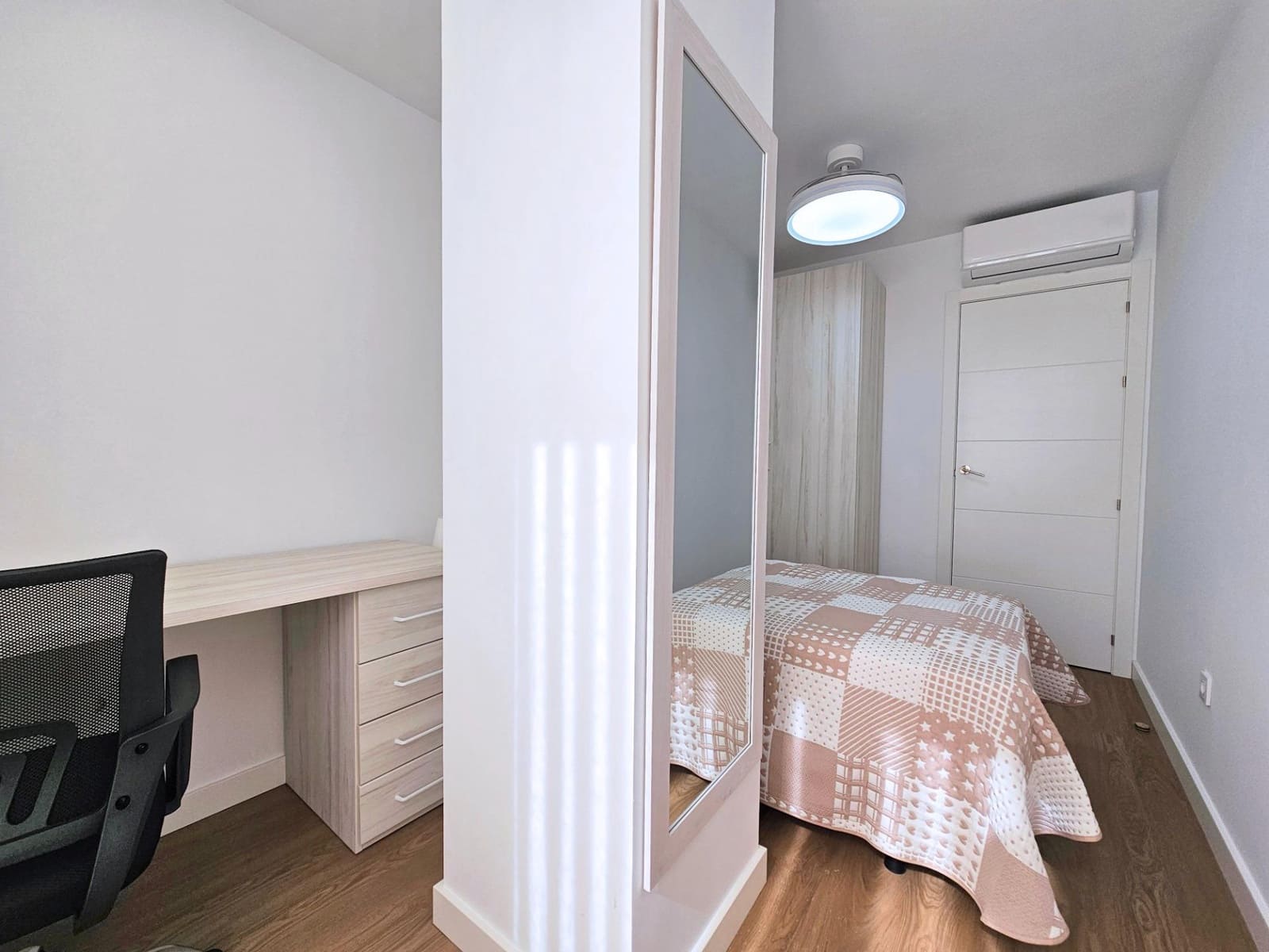 Piso de 2 habitaciones en Cartagena en alquiler - 995 € (Ref: 9637645)